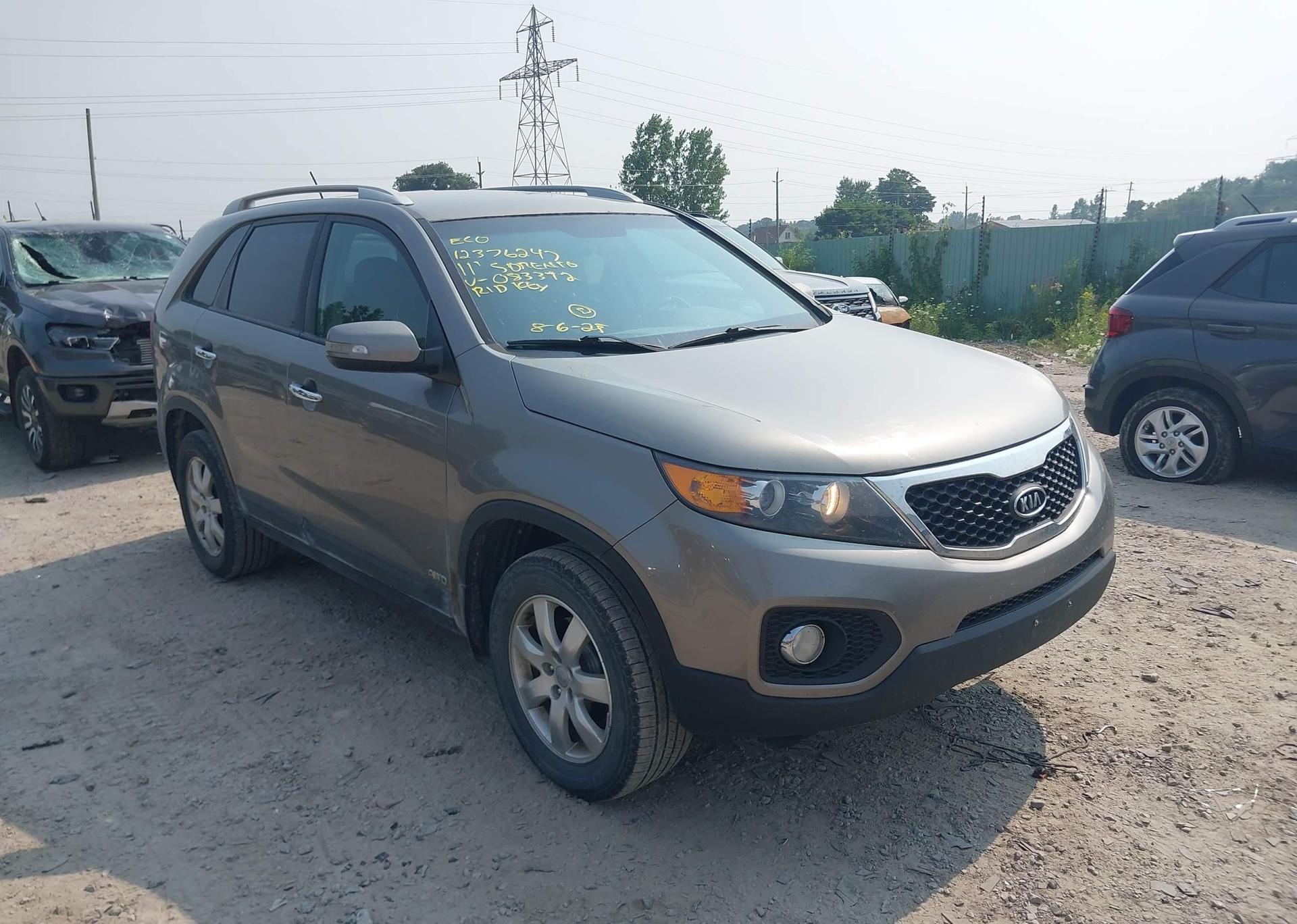 2011 KIA SORENTO LX V6