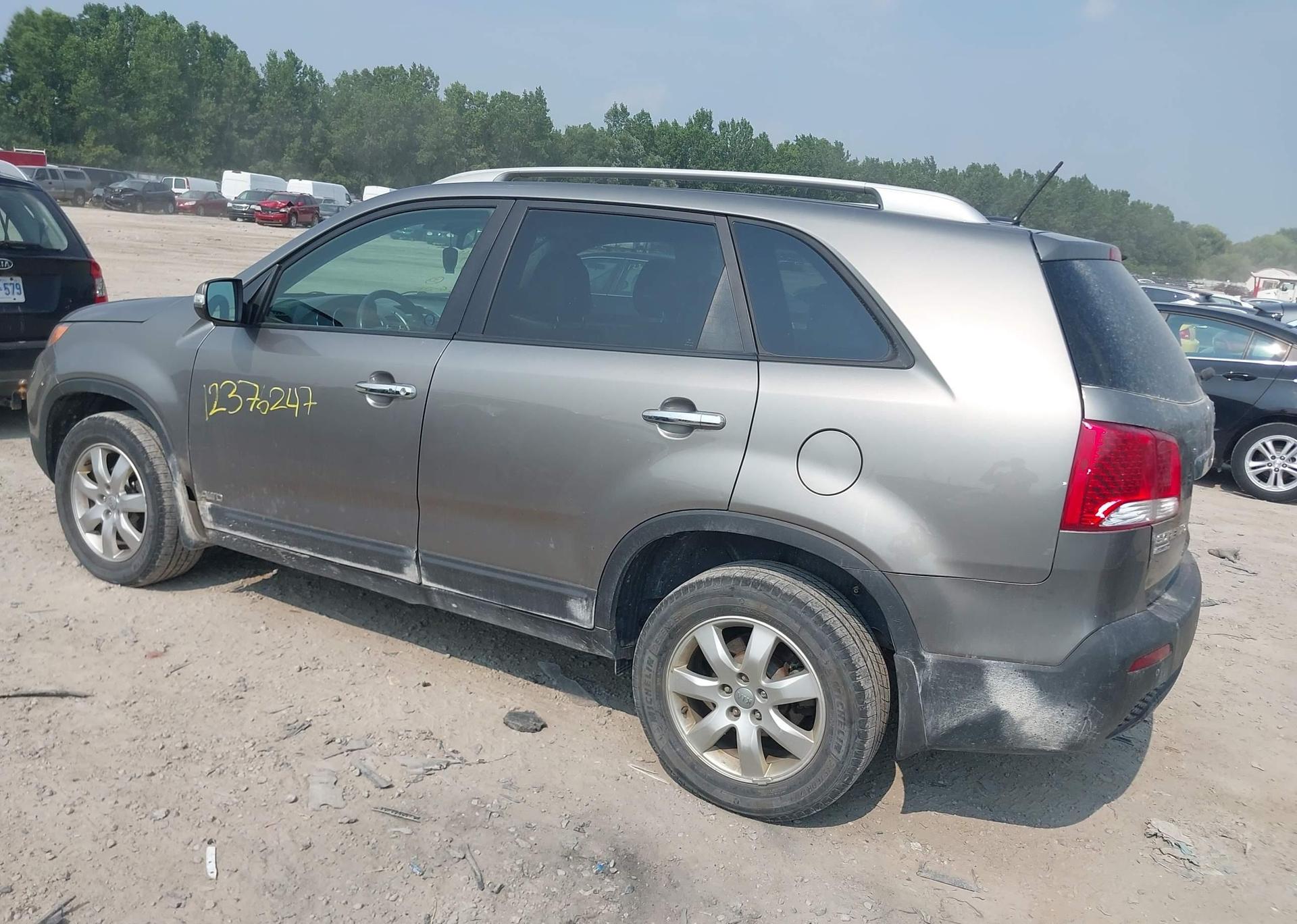 2011 KIA SORENTO LX V6