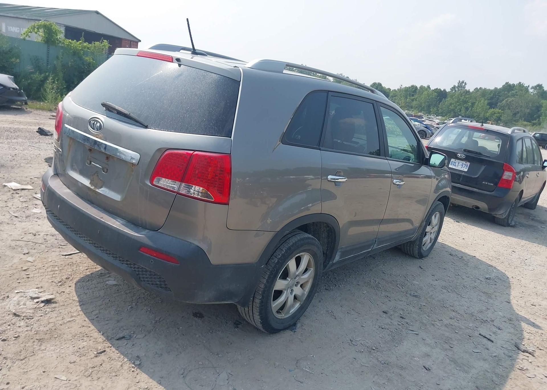 2011 KIA SORENTO LX V6