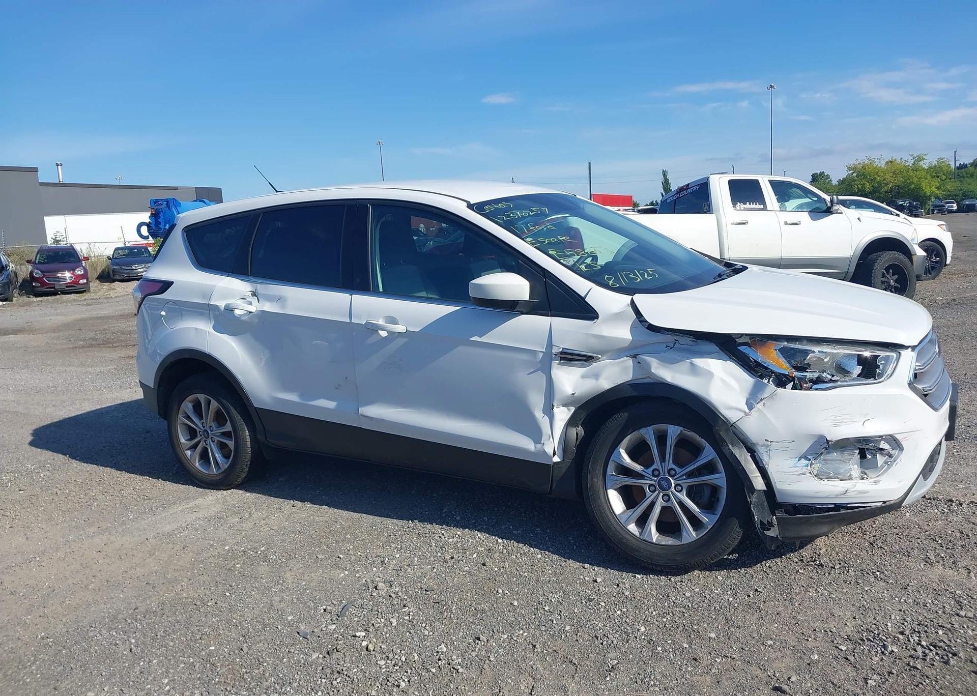 2017 FORD ESCAPE SE