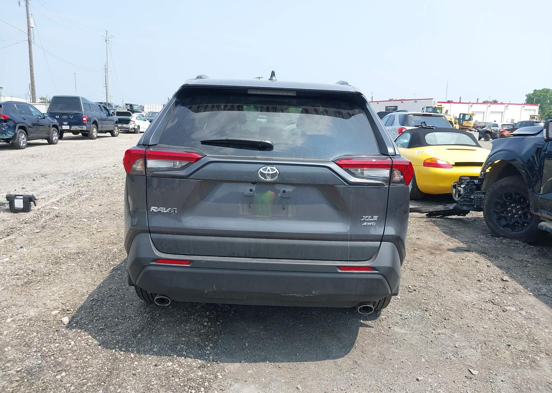 2025 TOYOTA RAV4 XLE
