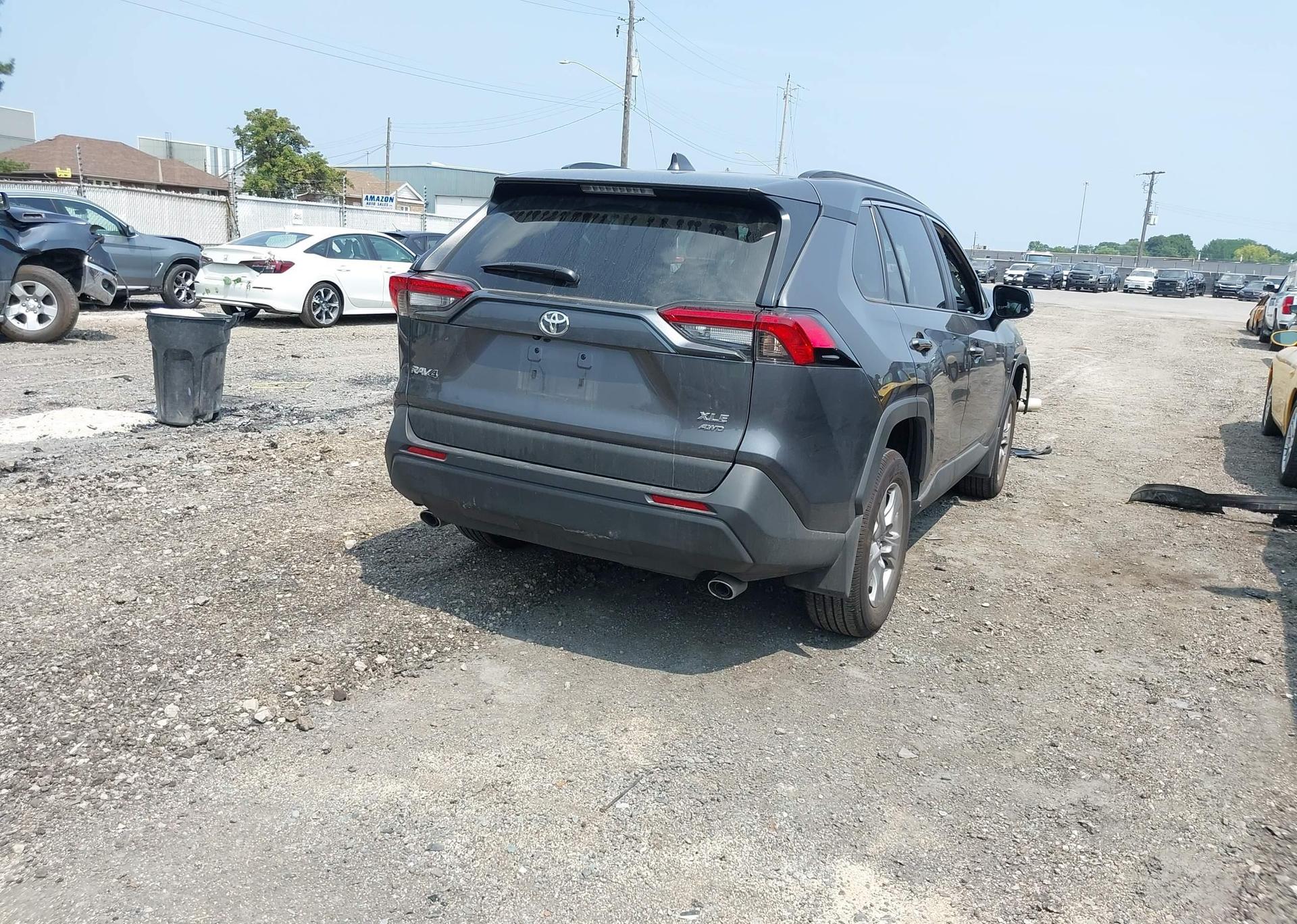 2025 TOYOTA RAV4 XLE