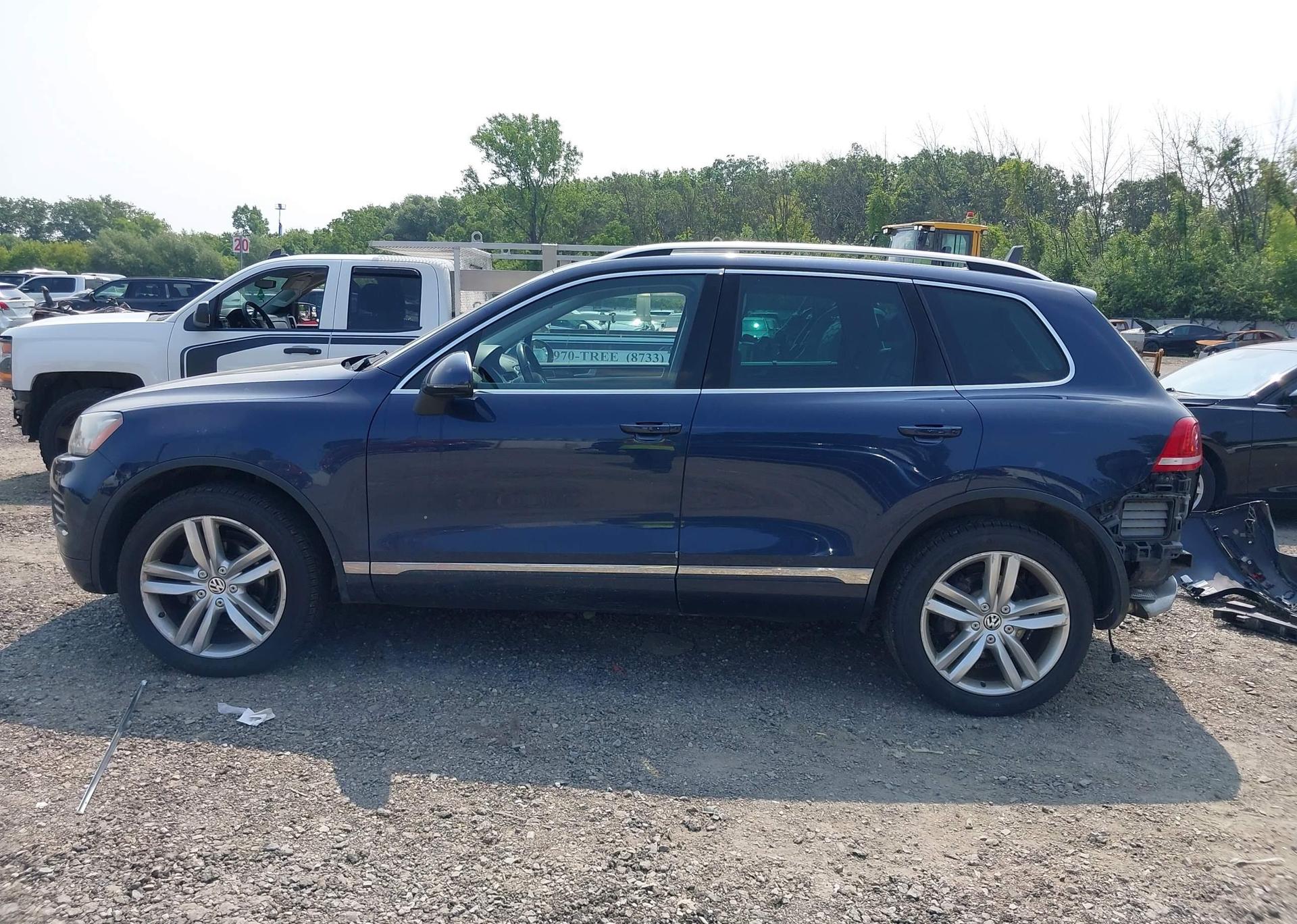 2013 VOLKSWAGEN TOUAREG V6 TDI