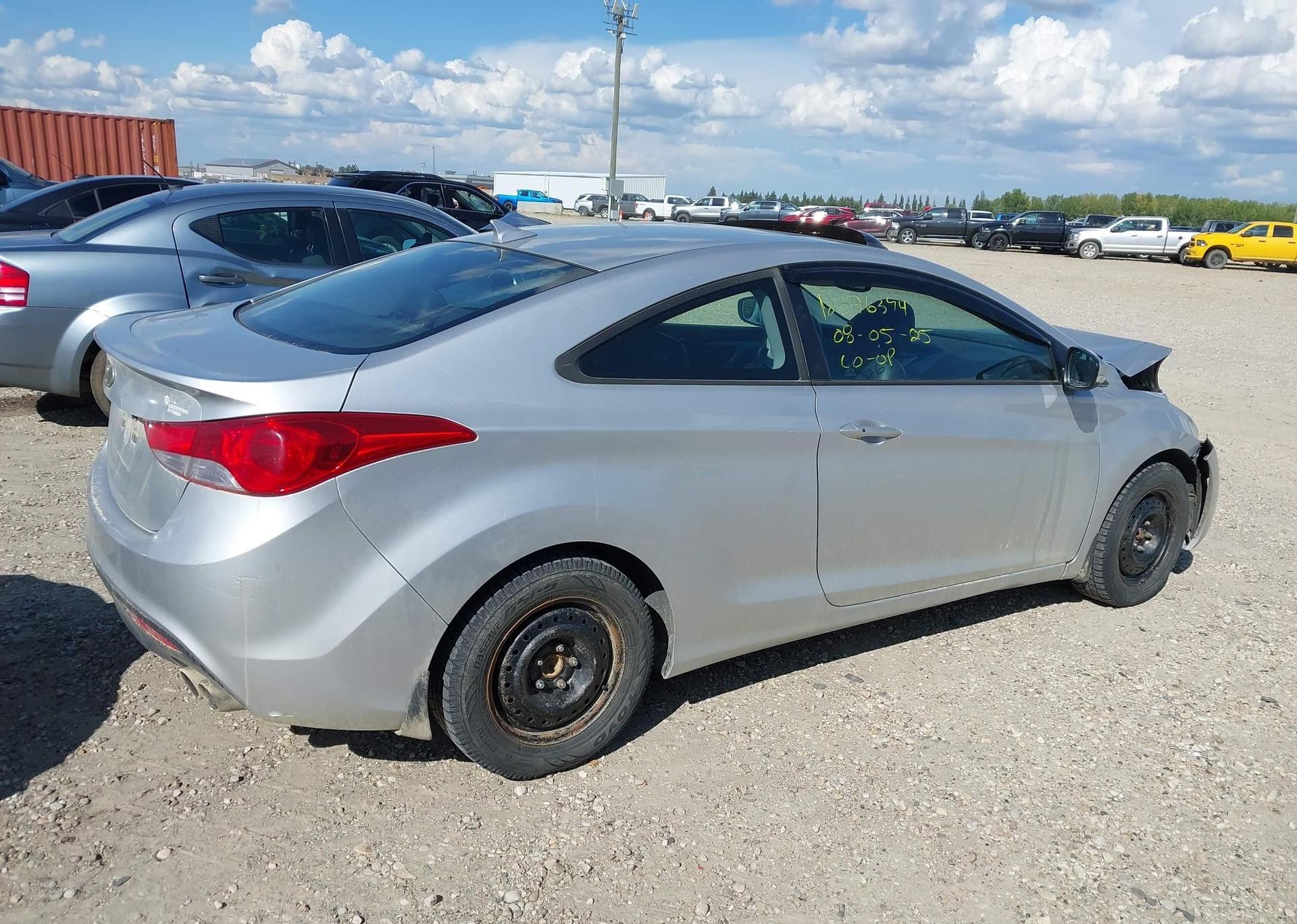 2013 HYUNDAI elantra se