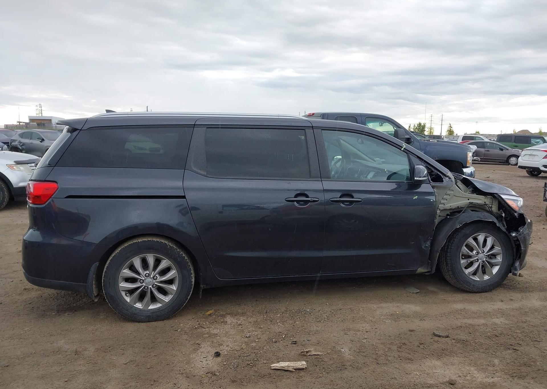 2019 KIA SEDONA LX