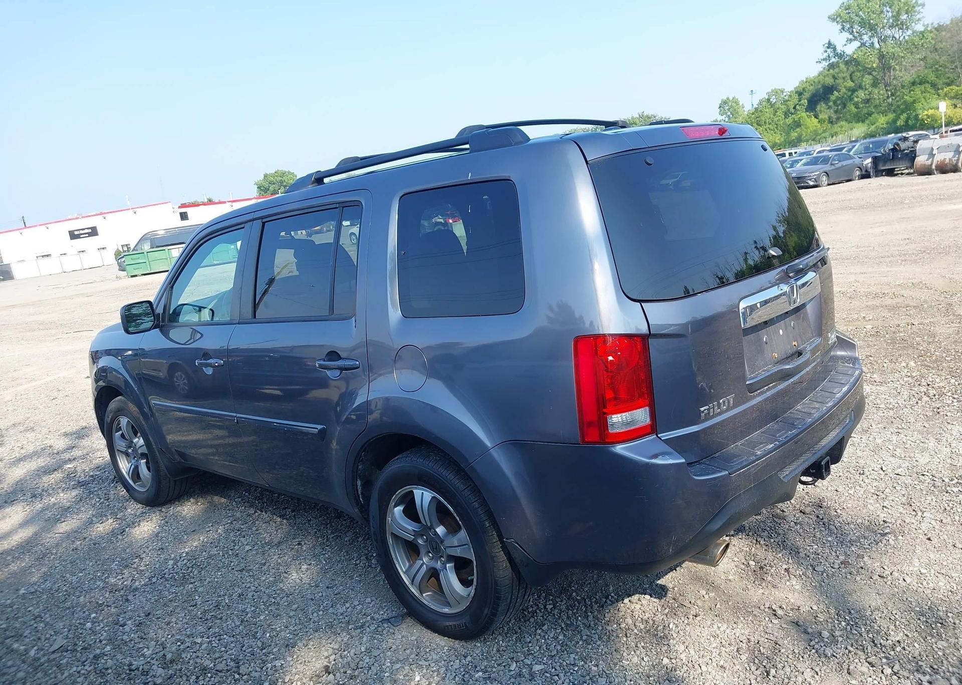 2015 HONDA PILOT SE