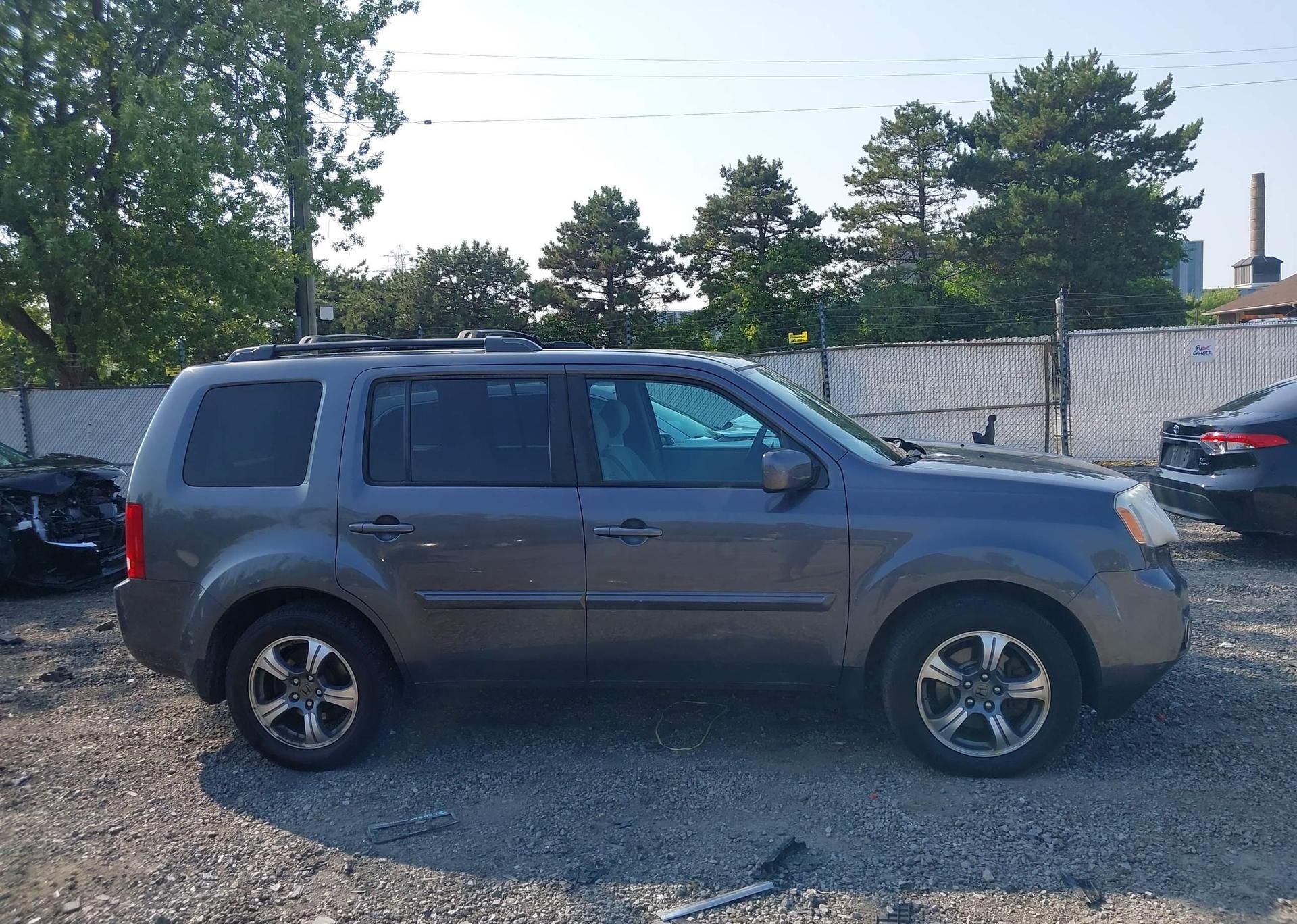 2015 HONDA PILOT SE