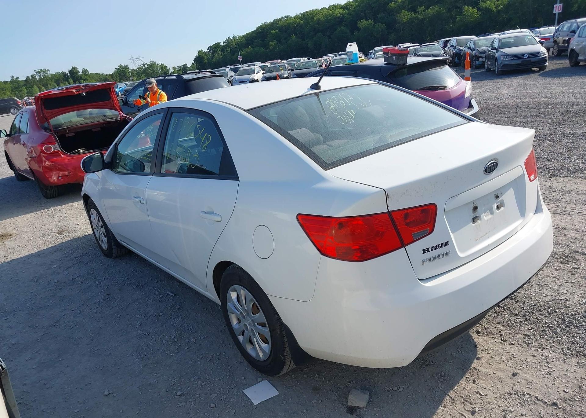 2013 KIA FORTE LX