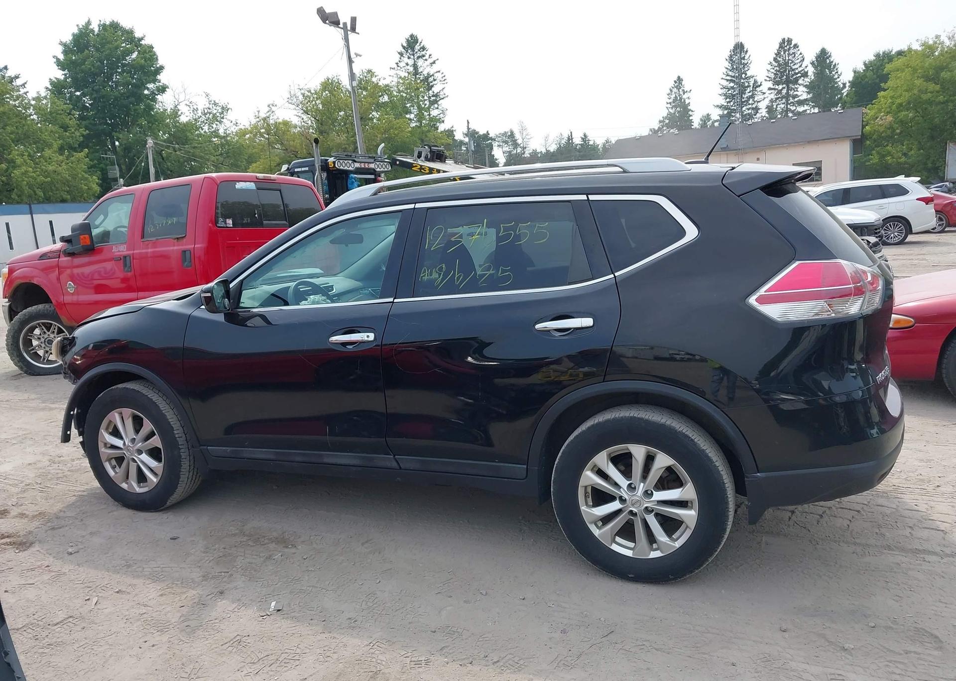 2015 NISSAN ROGUE S