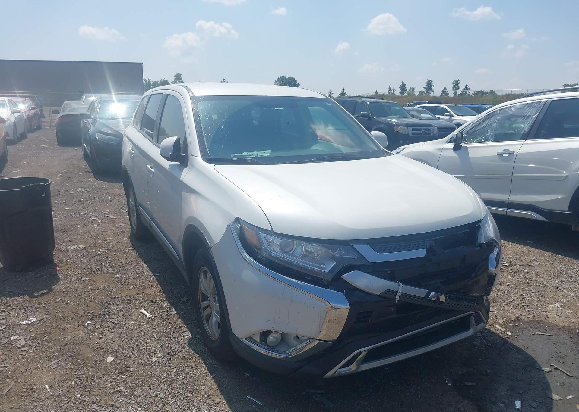 2020 MITSUBISHI OUTLANDER ES