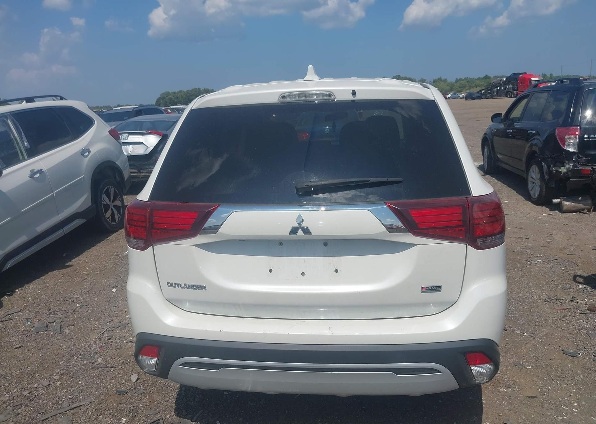 2020 MITSUBISHI OUTLANDER ES