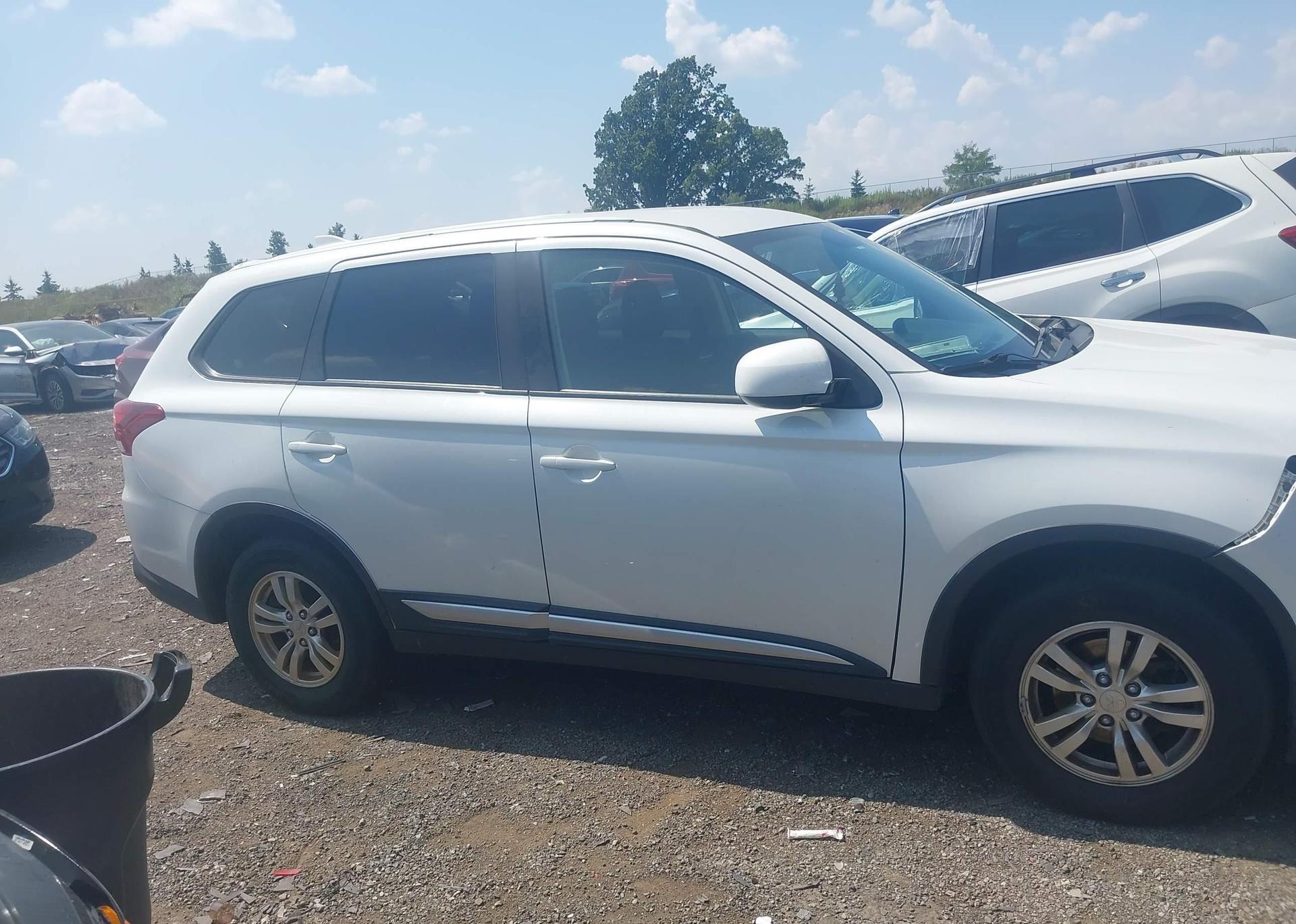 2020 MITSUBISHI OUTLANDER ES