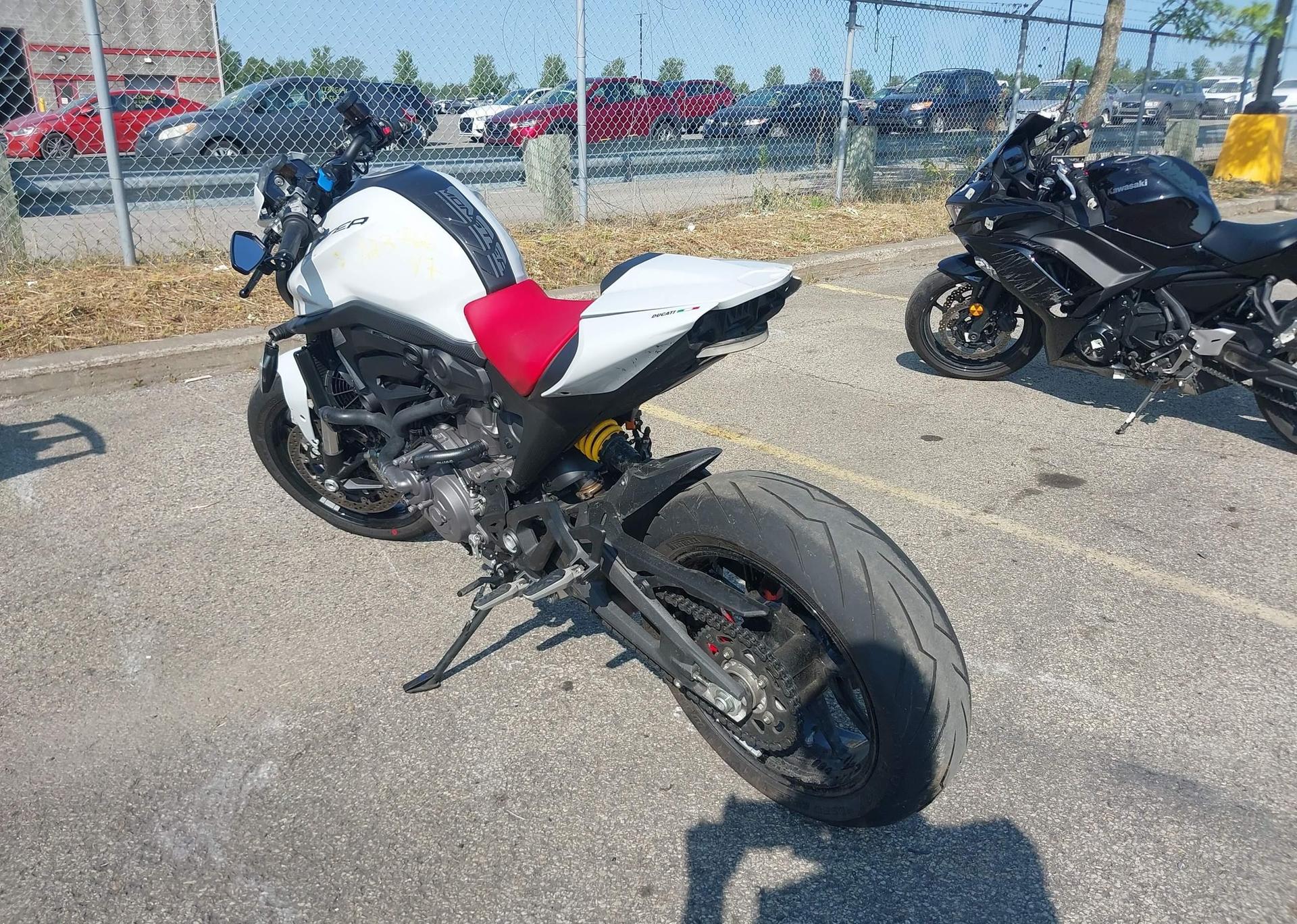 2024 DUCATI MONSTER