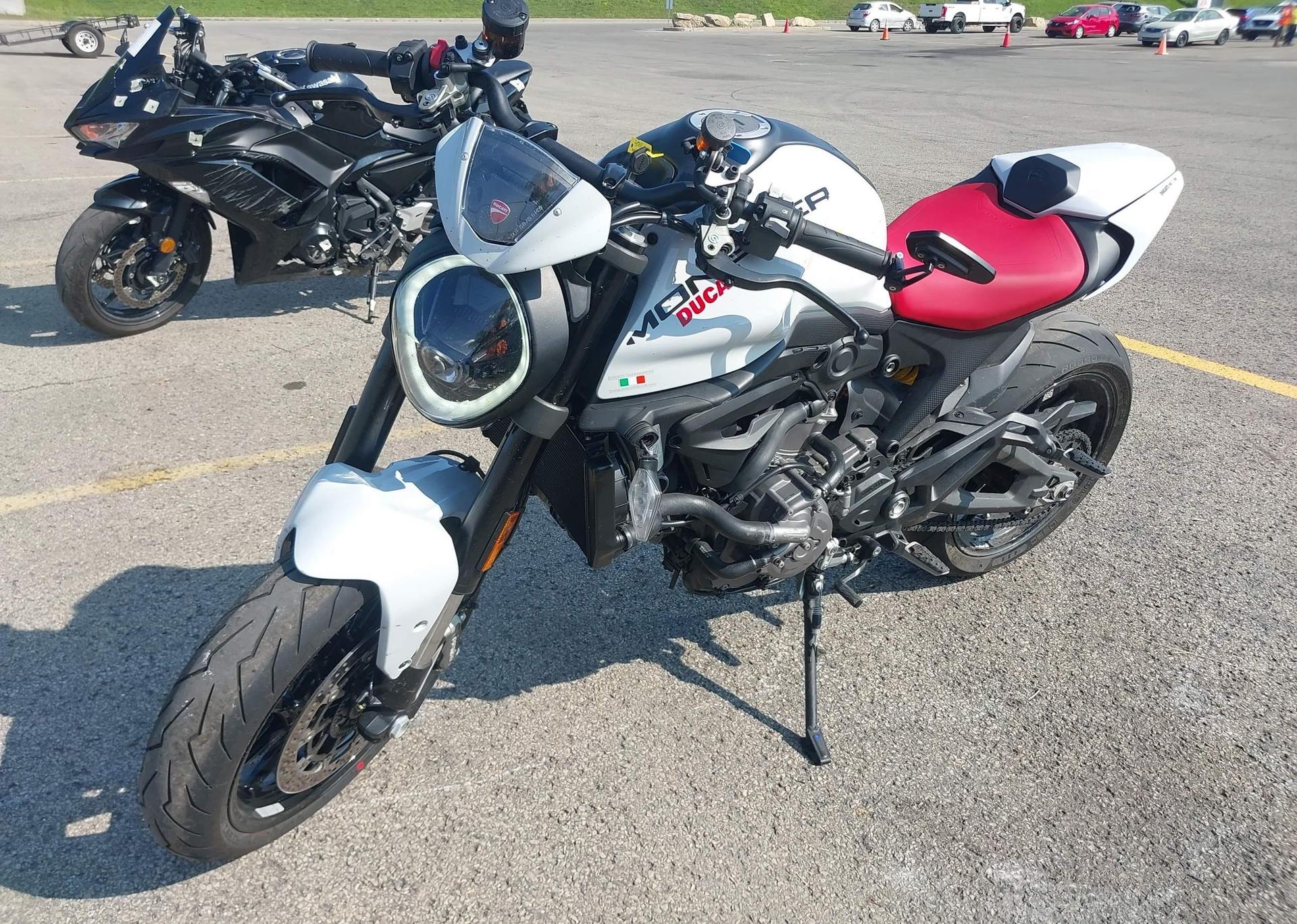 2024 DUCATI MONSTER