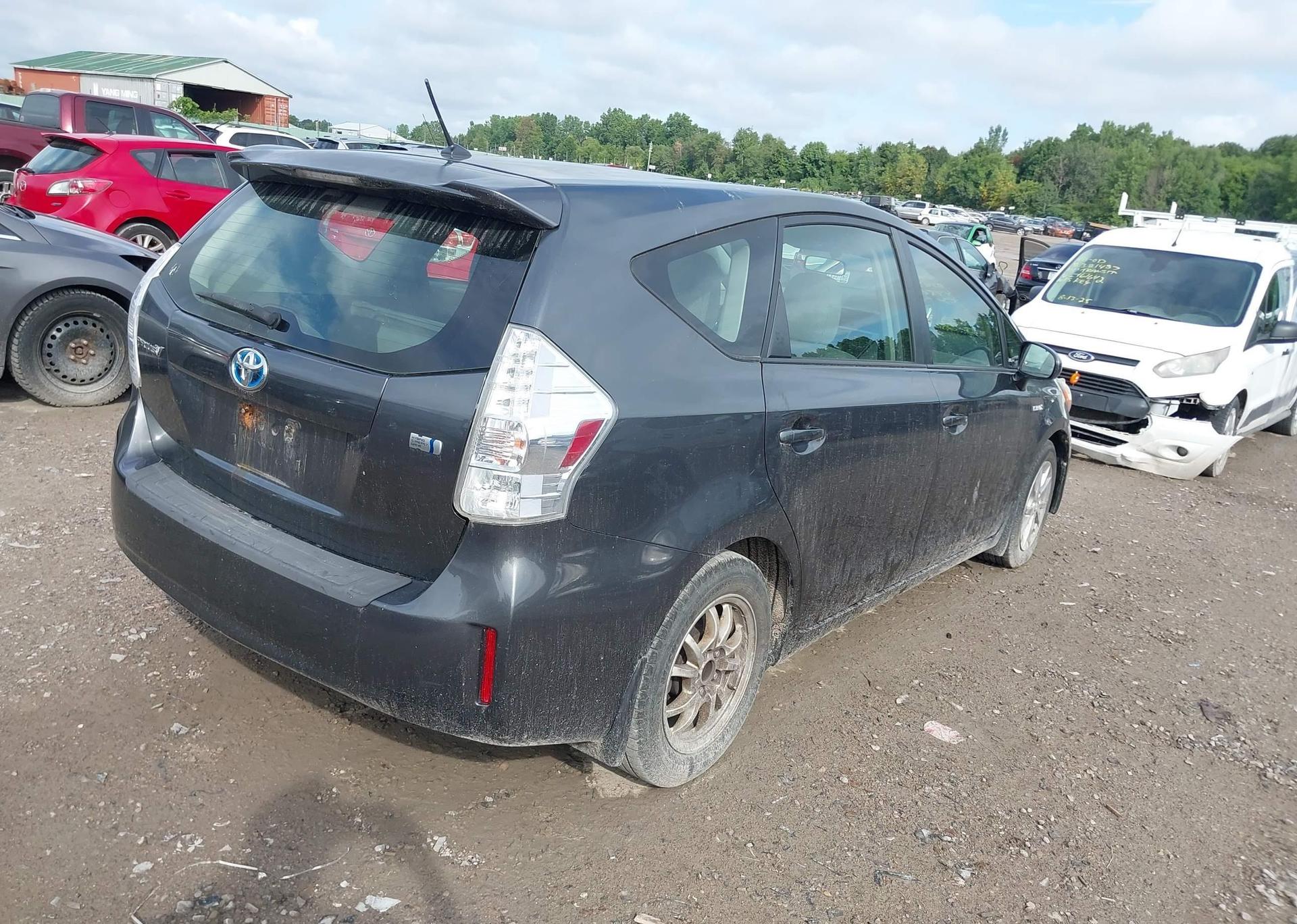 2012 TOYOTA PRIUS V