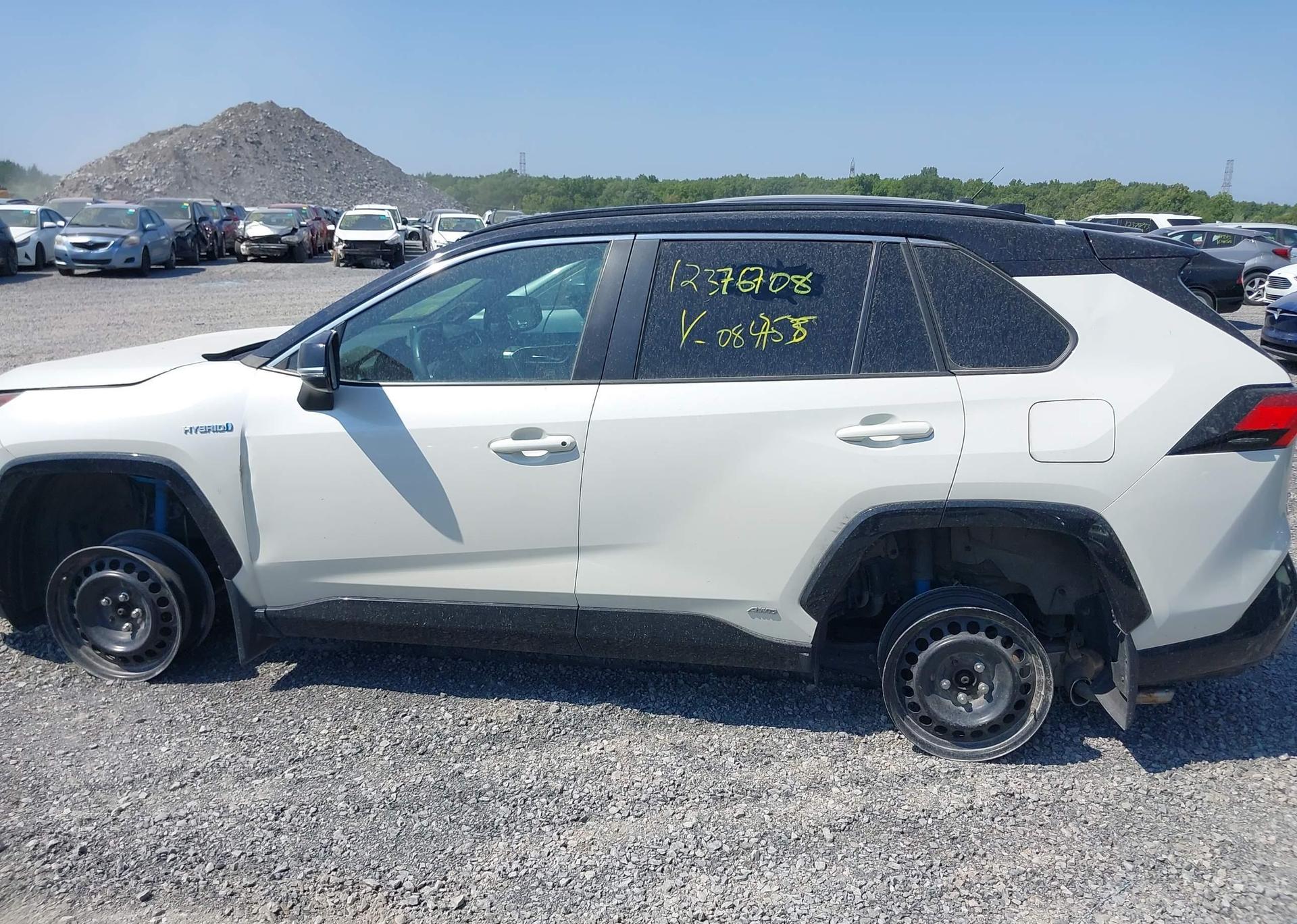 2020 TOYOTA RAV4 HYBRID XLE