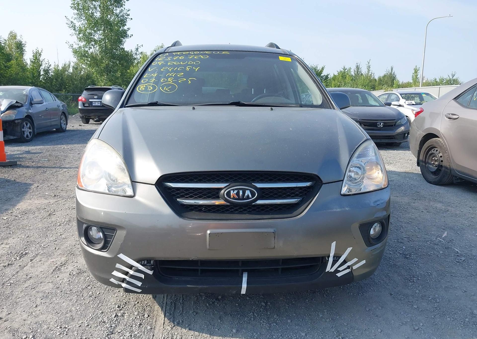2009 KIA RONDO LX
