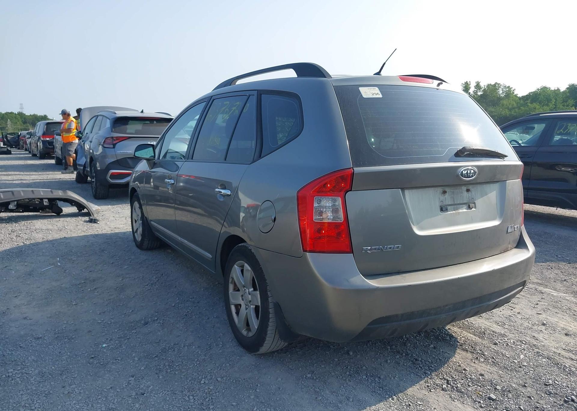 2009 KIA RONDO LX