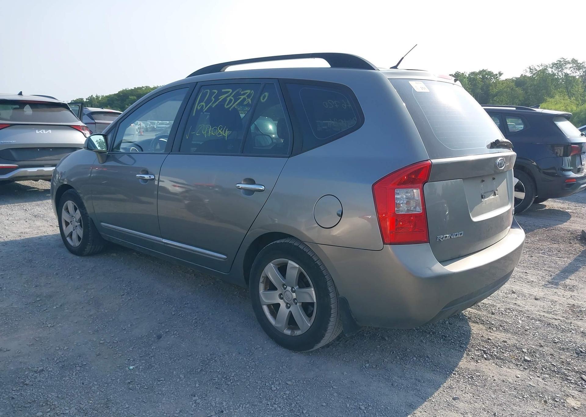 2009 KIA RONDO LX