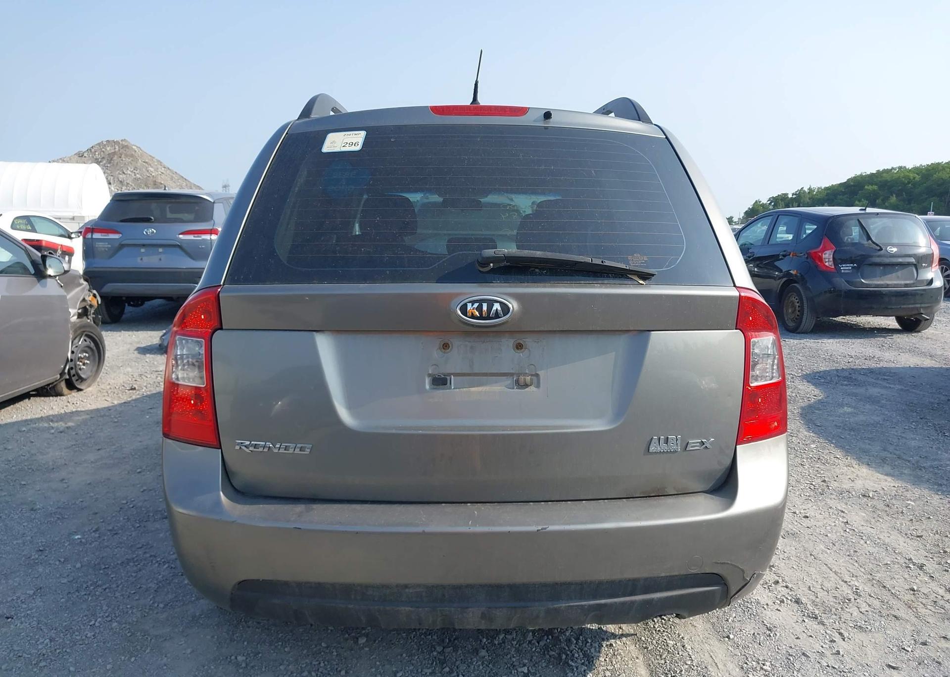 2009 KIA RONDO LX