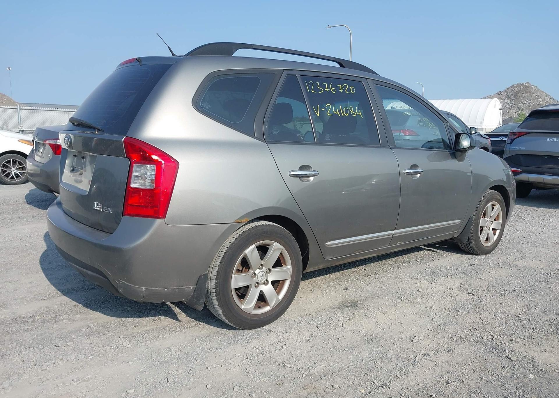 2009 KIA RONDO LX