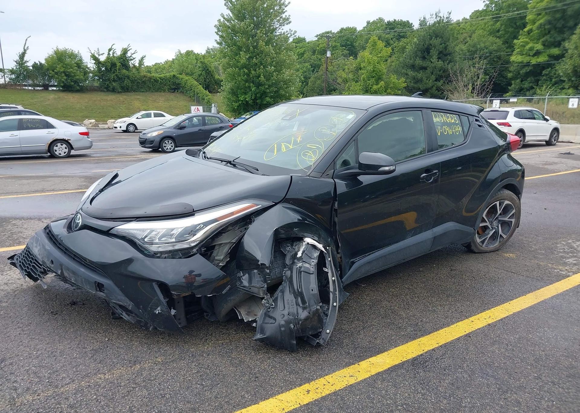 2021 TOYOTA C-HR XLE PREMIUM