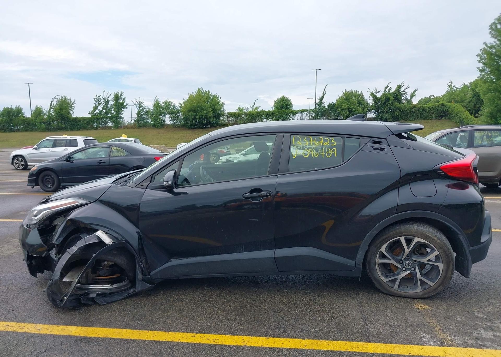 2021 TOYOTA C-HR XLE PREMIUM