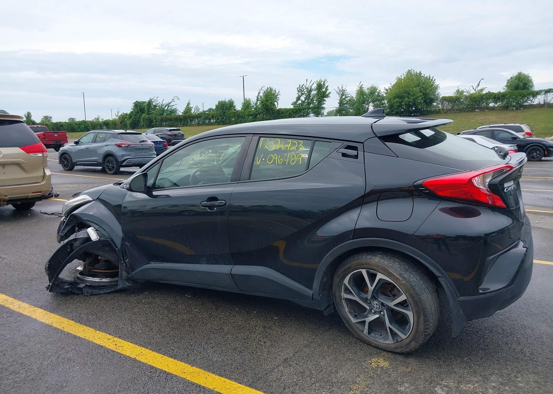 2021 TOYOTA C-HR XLE PREMIUM