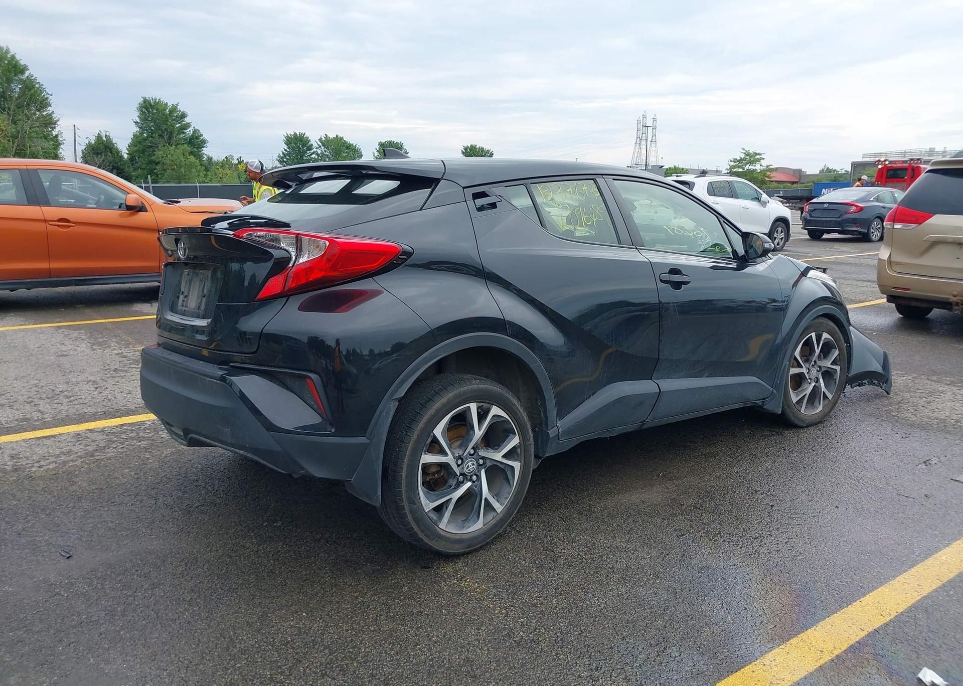 2021 TOYOTA C-HR XLE PREMIUM