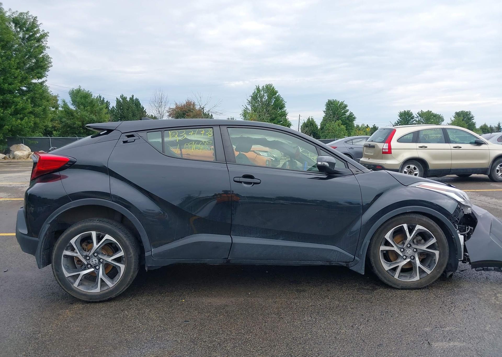 2021 TOYOTA C-HR XLE PREMIUM