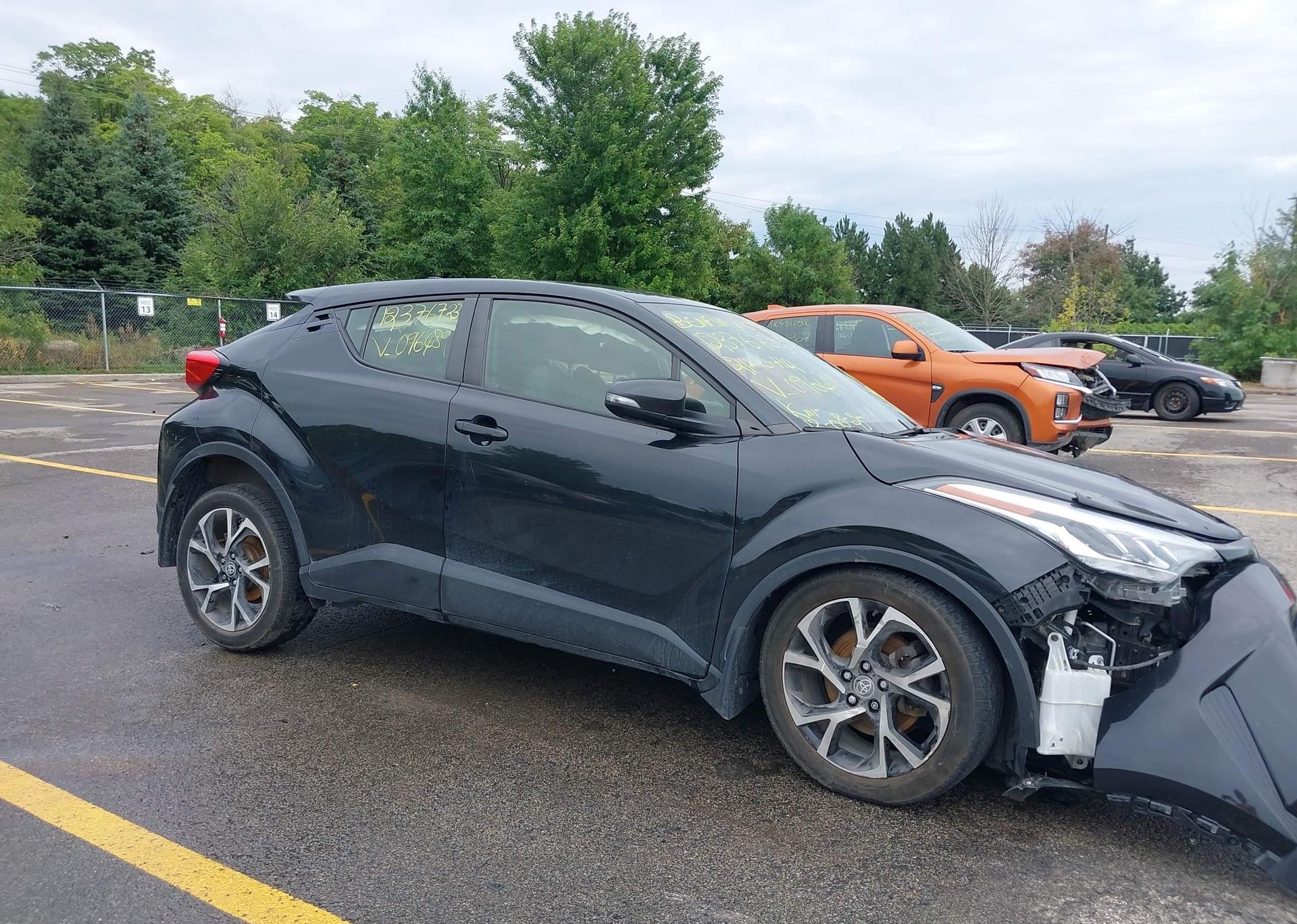 2021 TOYOTA C-HR XLE PREMIUM