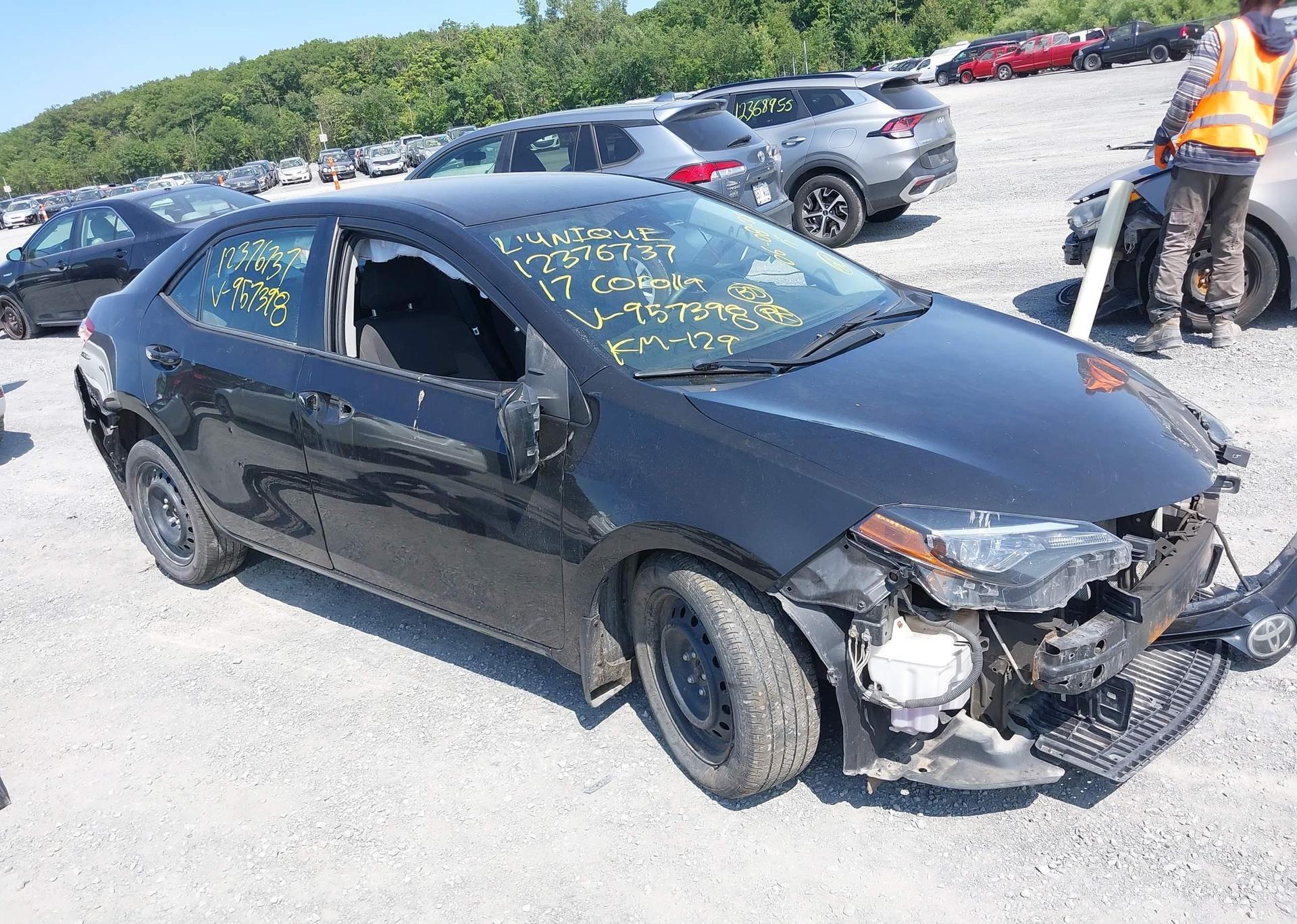 2017 TOYOTA COROLLA LE