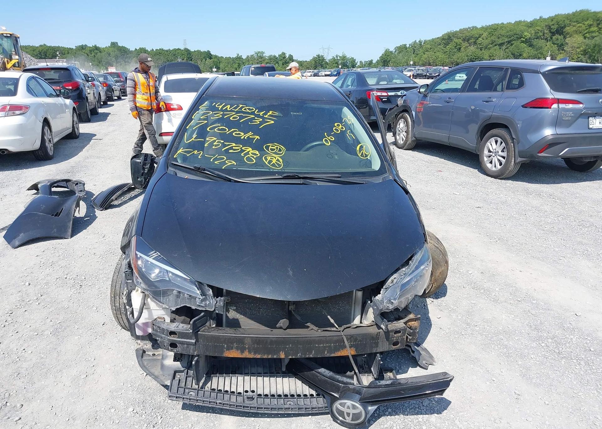 2017 TOYOTA COROLLA LE