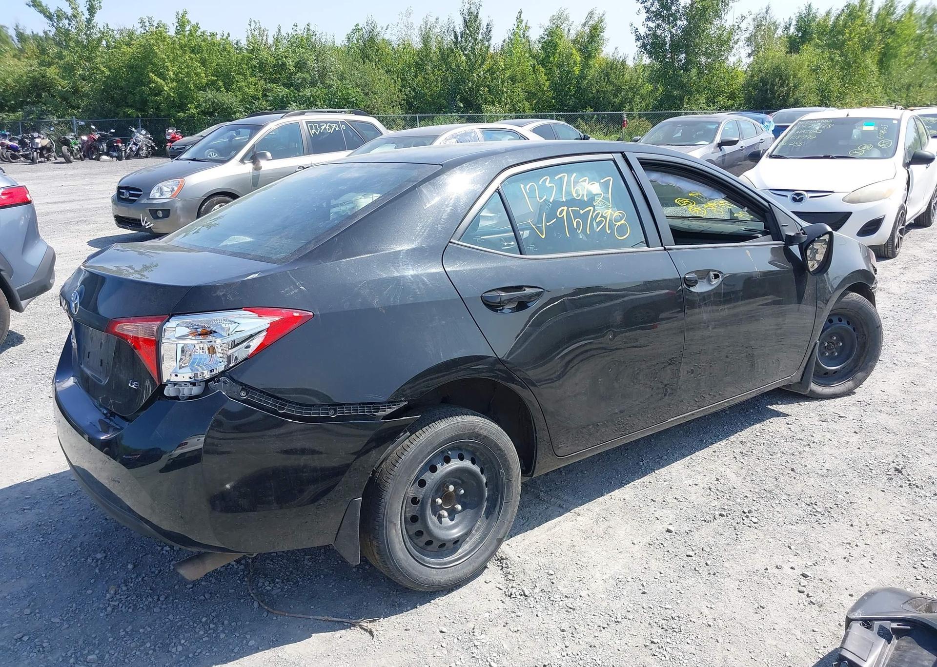 2017 TOYOTA COROLLA LE