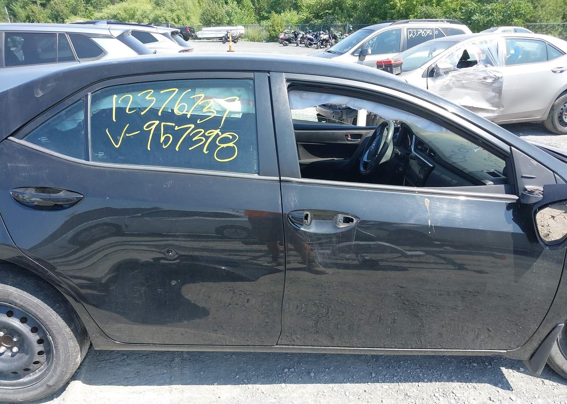 2017 TOYOTA COROLLA LE