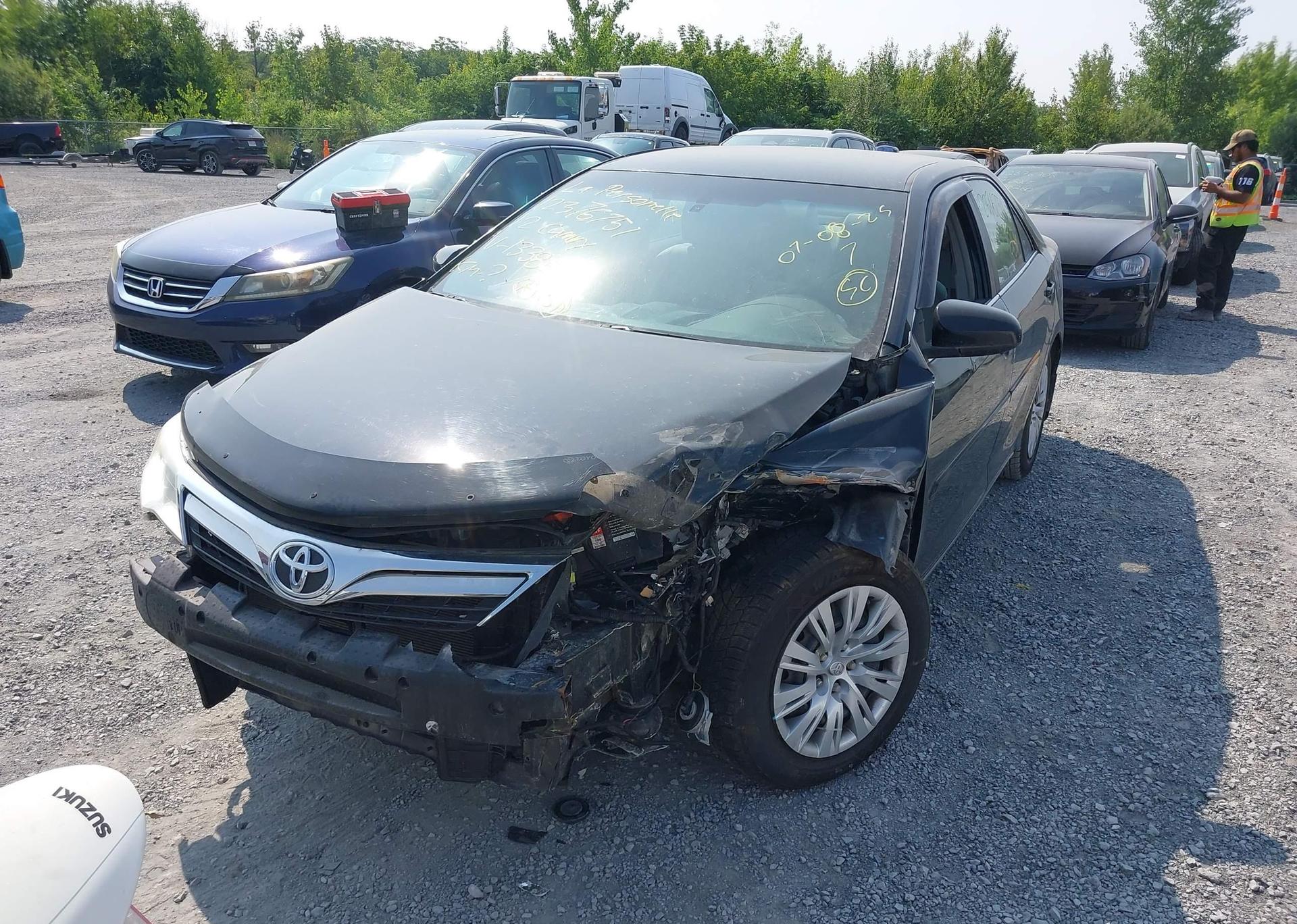 2012 TOYOTA CAMRY SE