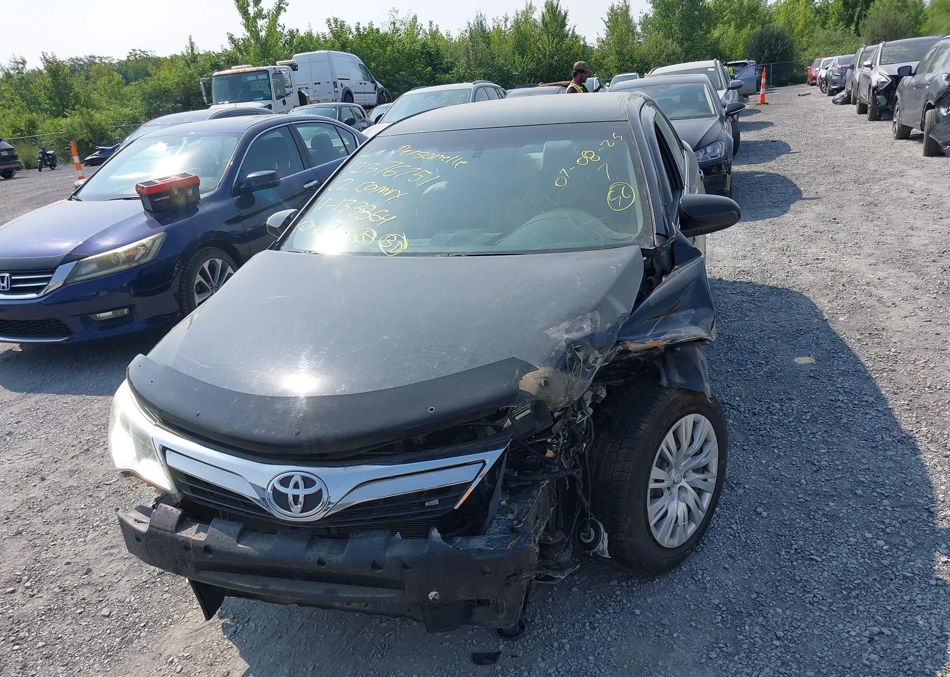 2012 TOYOTA CAMRY SE