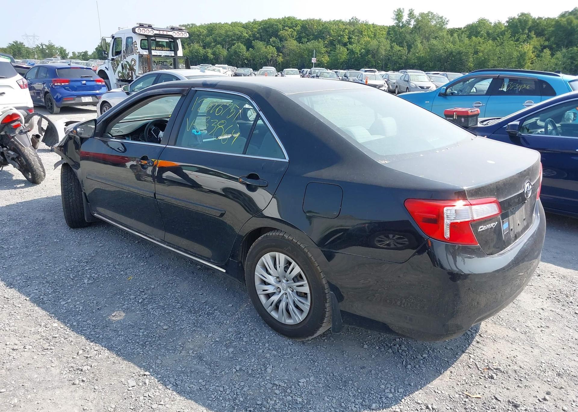 2012 TOYOTA CAMRY SE