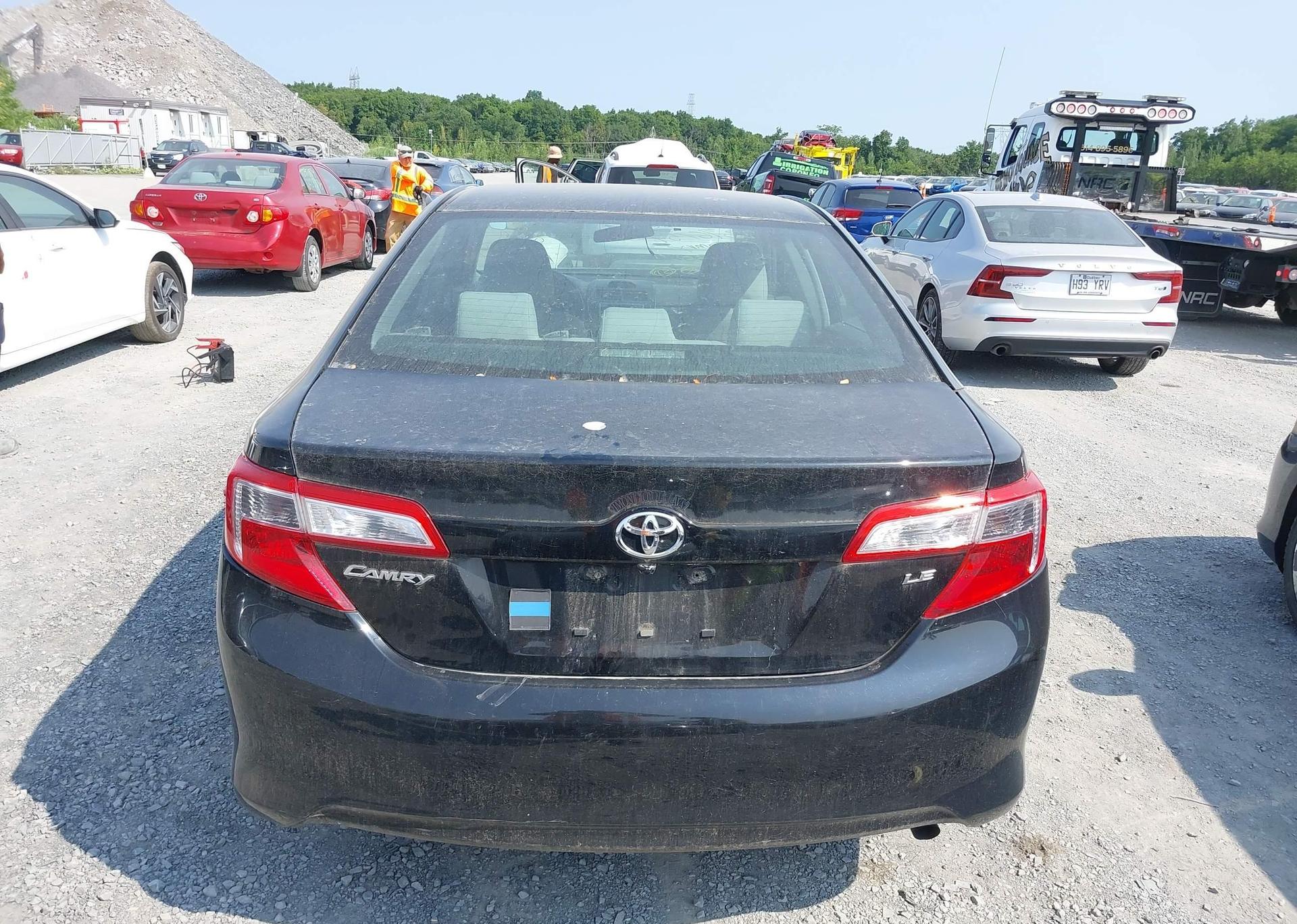 2012 TOYOTA CAMRY SE