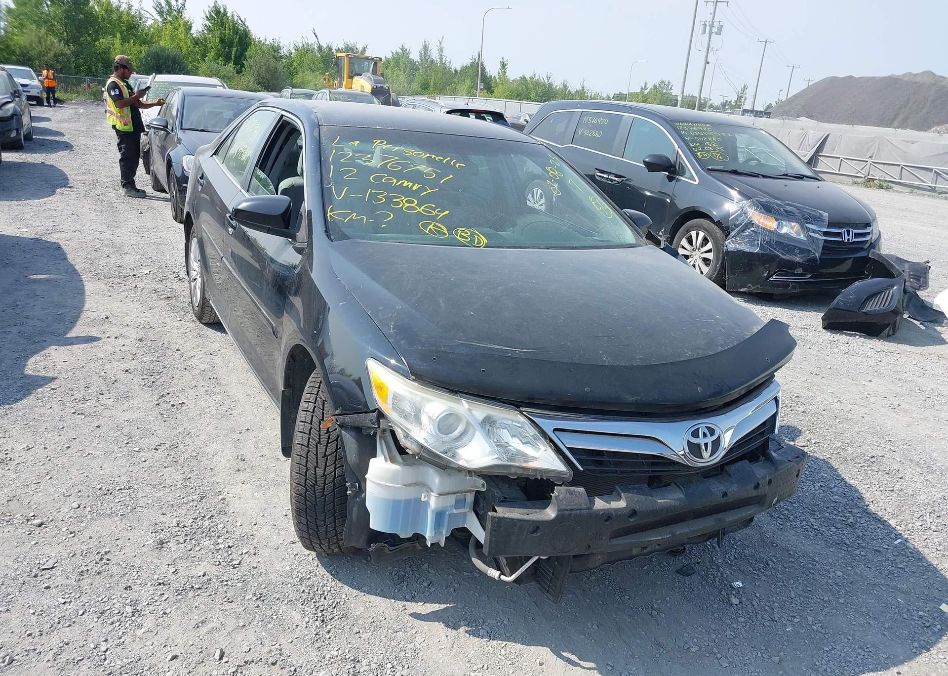 2012 TOYOTA CAMRY SE