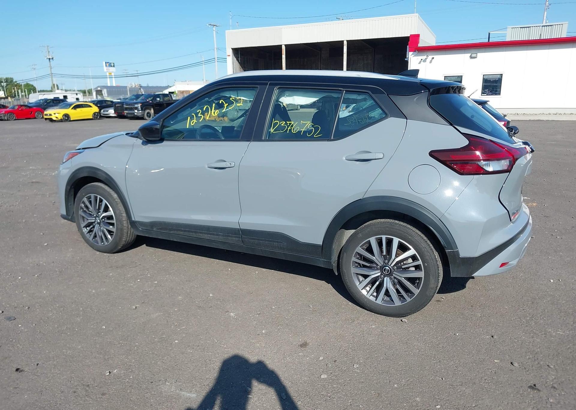 2021 NISSAN KICKS SV