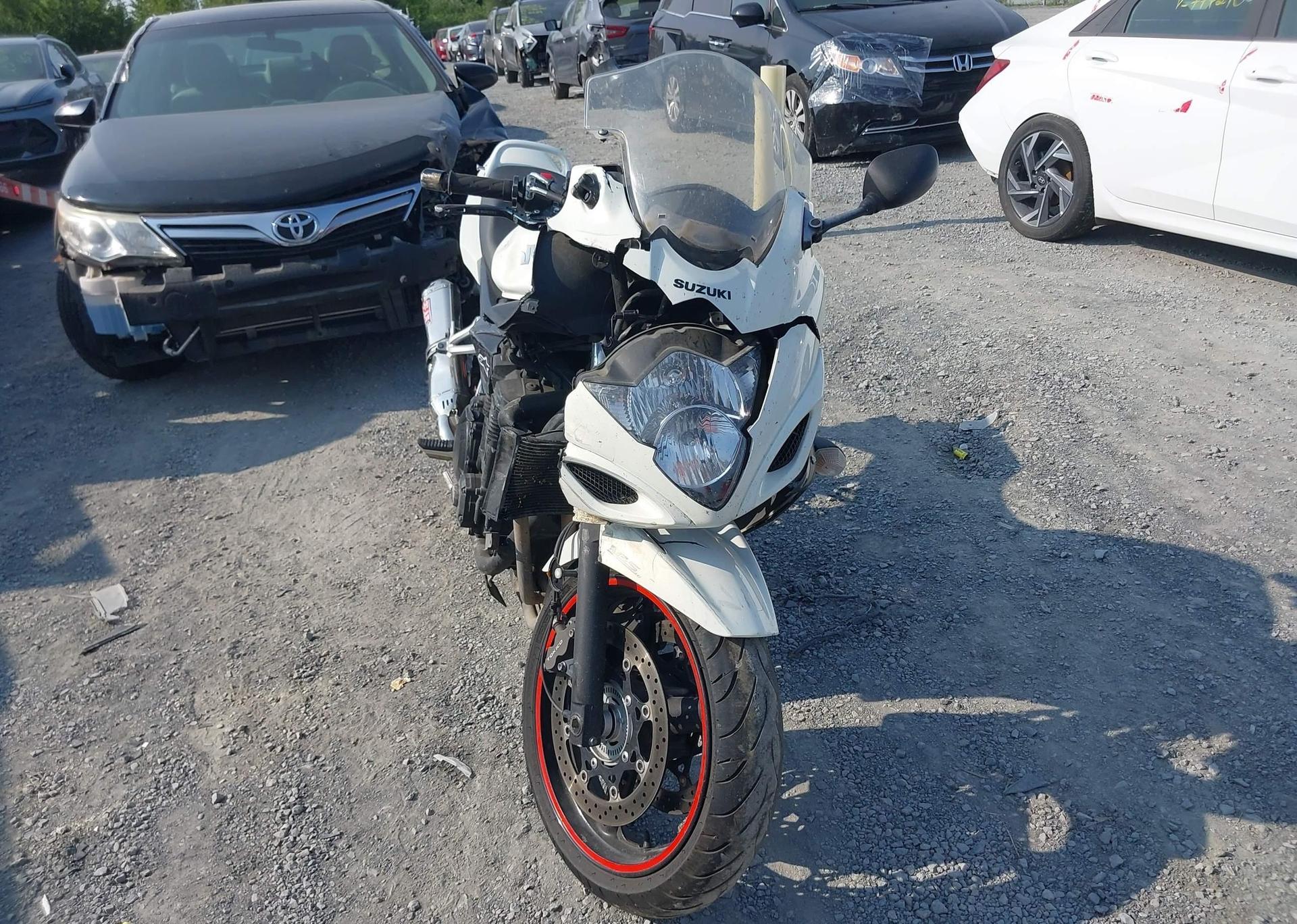 2011 SUZUKI GSX650 FA