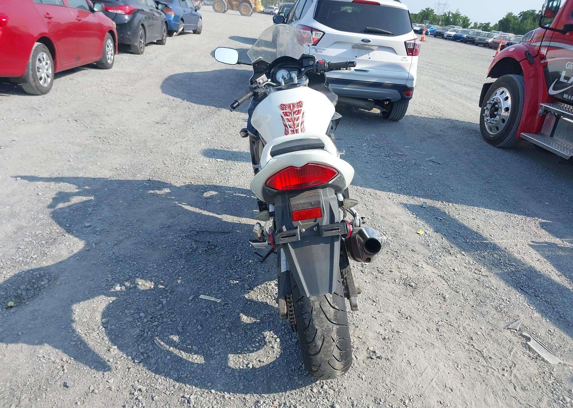 2011 SUZUKI GSX650 FA