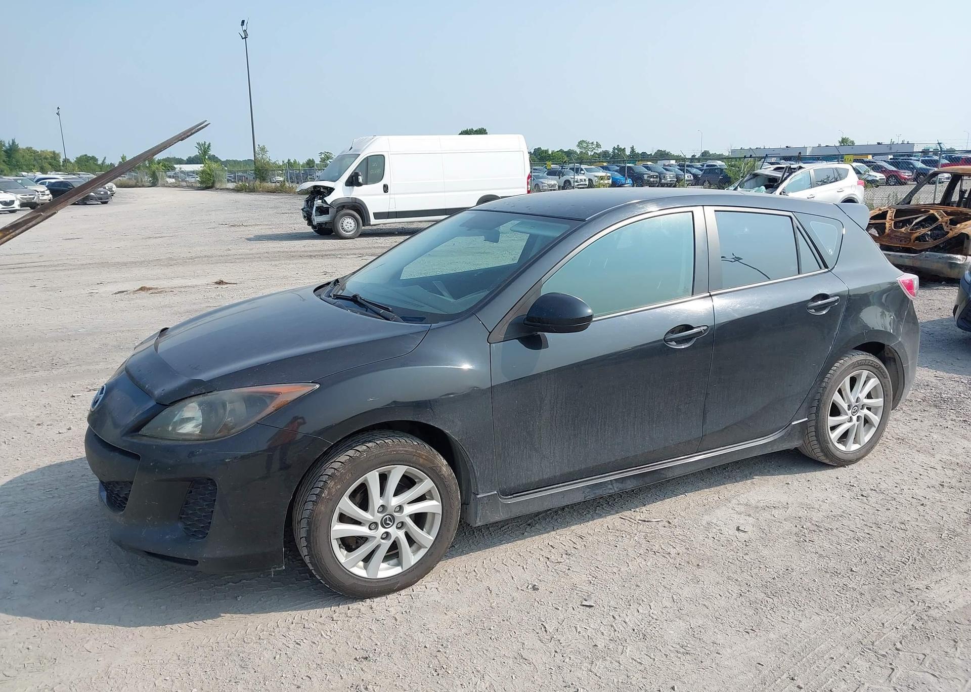 2013 MAZDA MAZDA3 GS-SKY