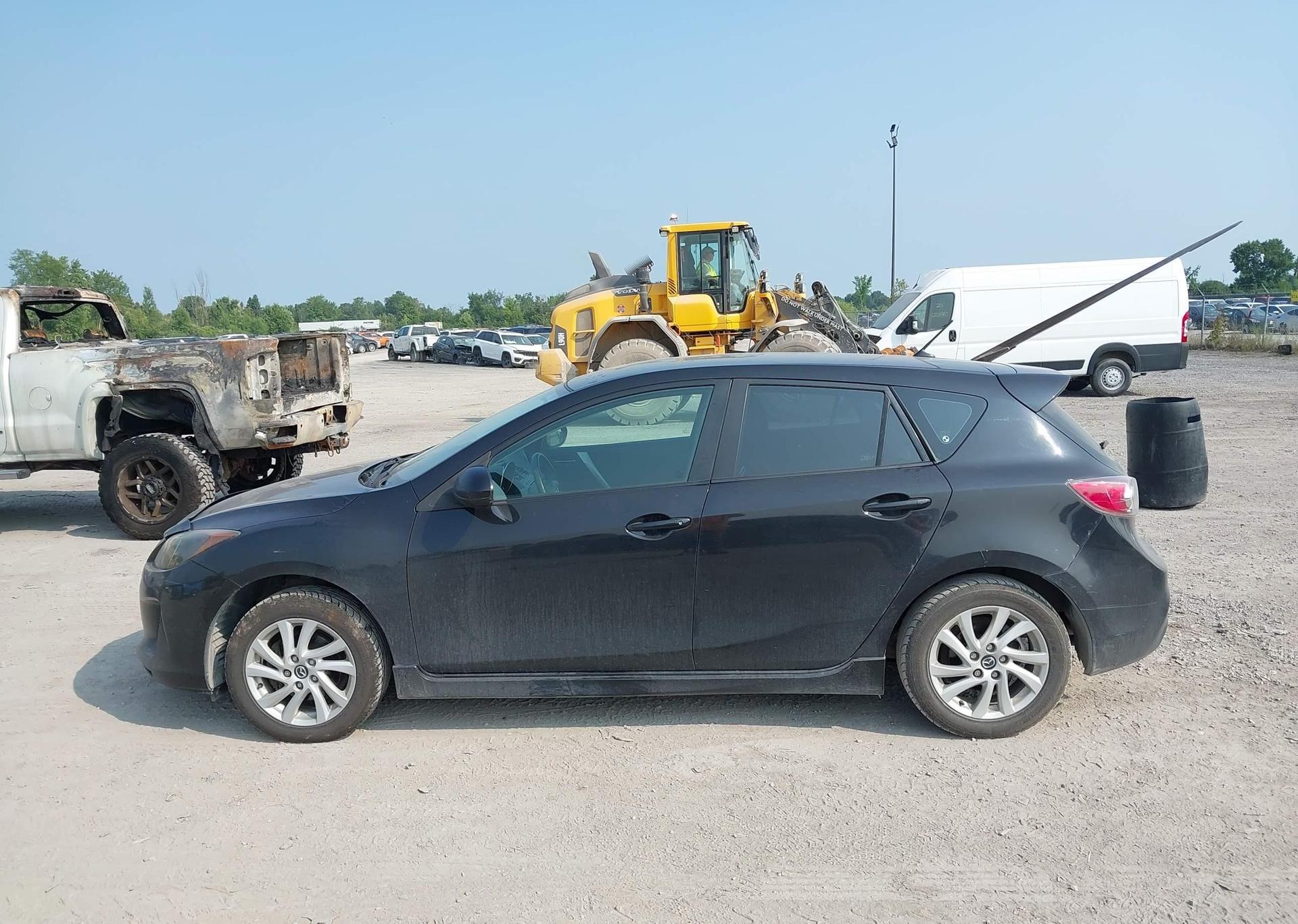 2013 MAZDA MAZDA3 GS-SKY