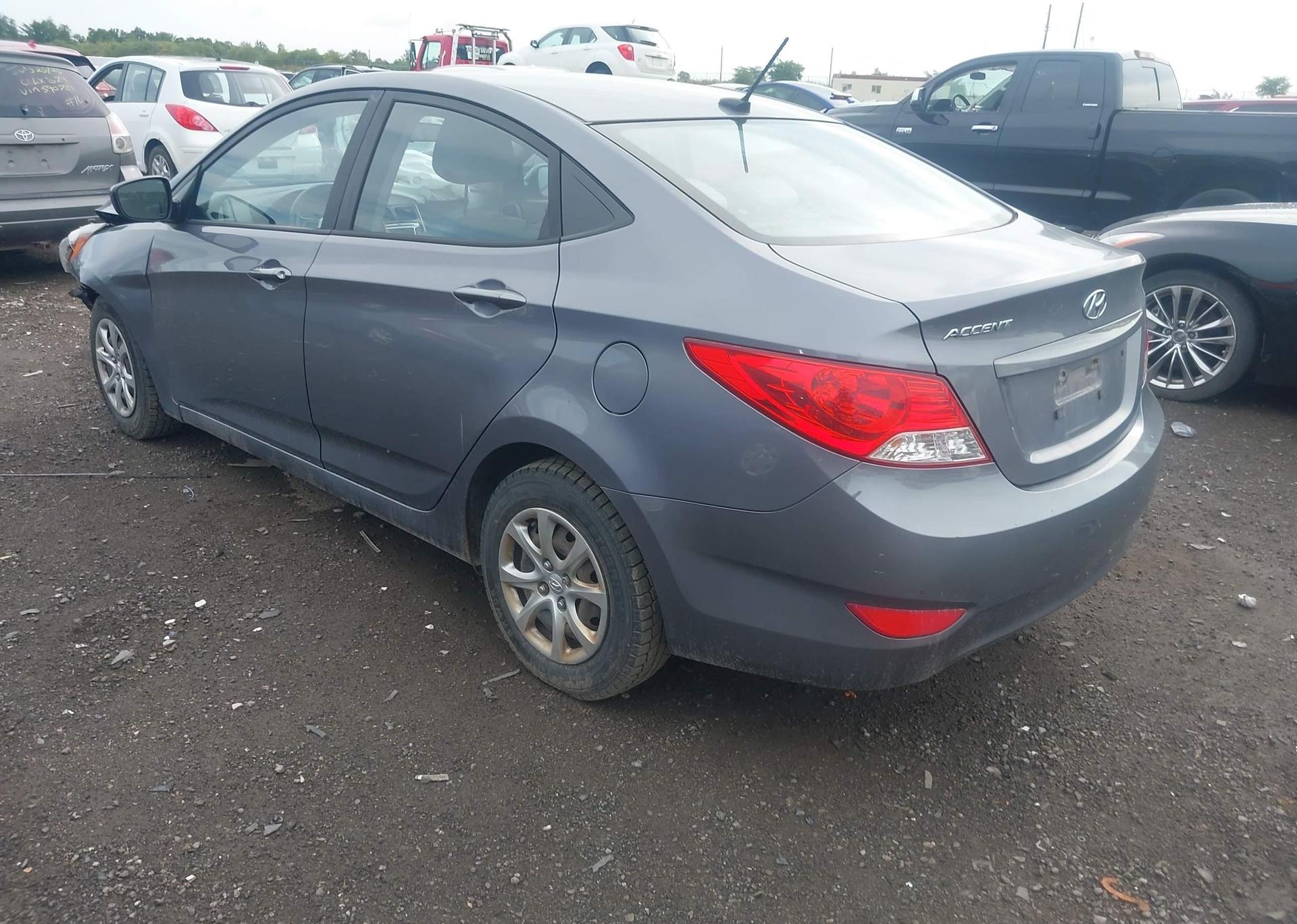 2014 HYUNDAI ACCENT GL