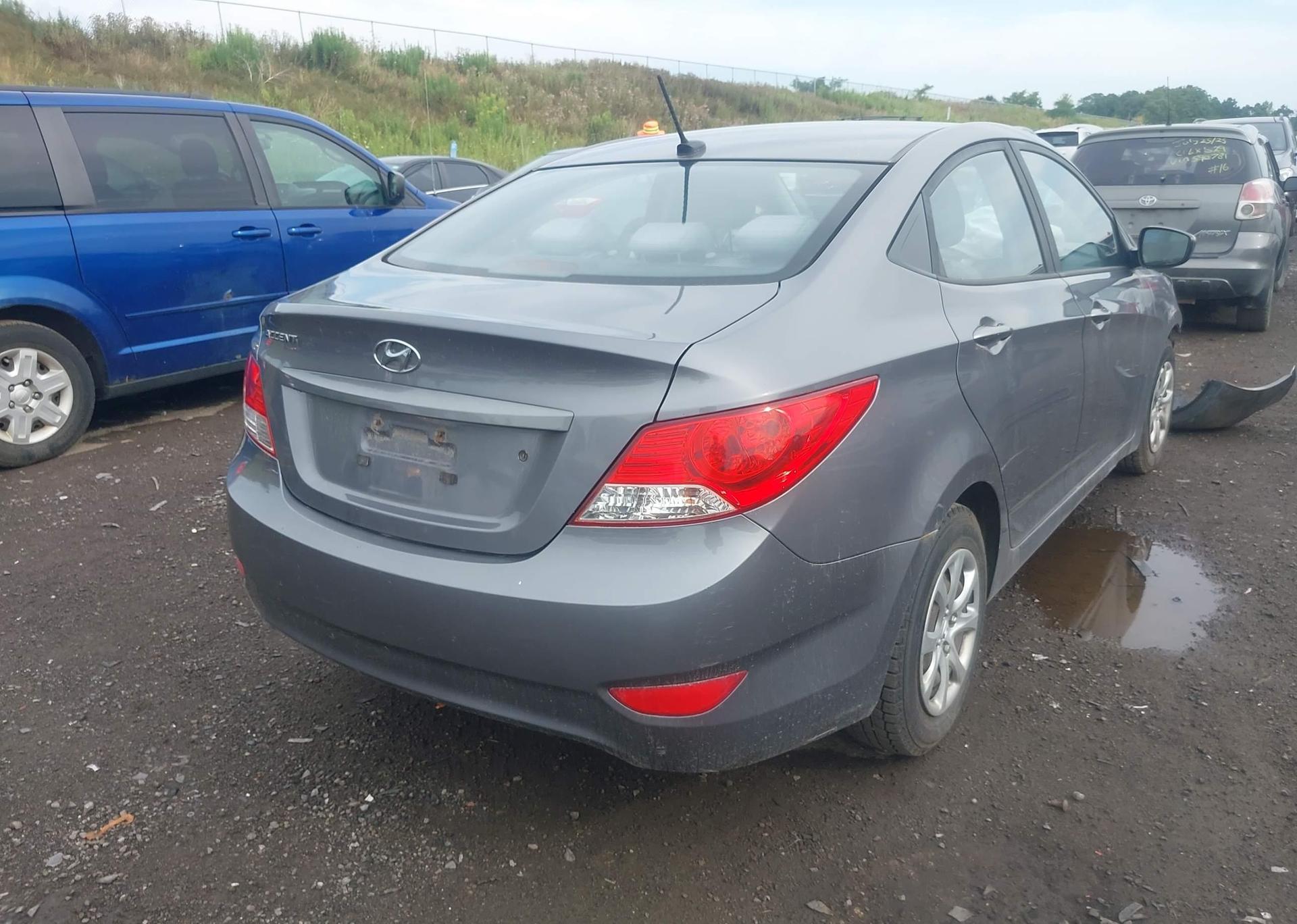 2014 HYUNDAI ACCENT GL