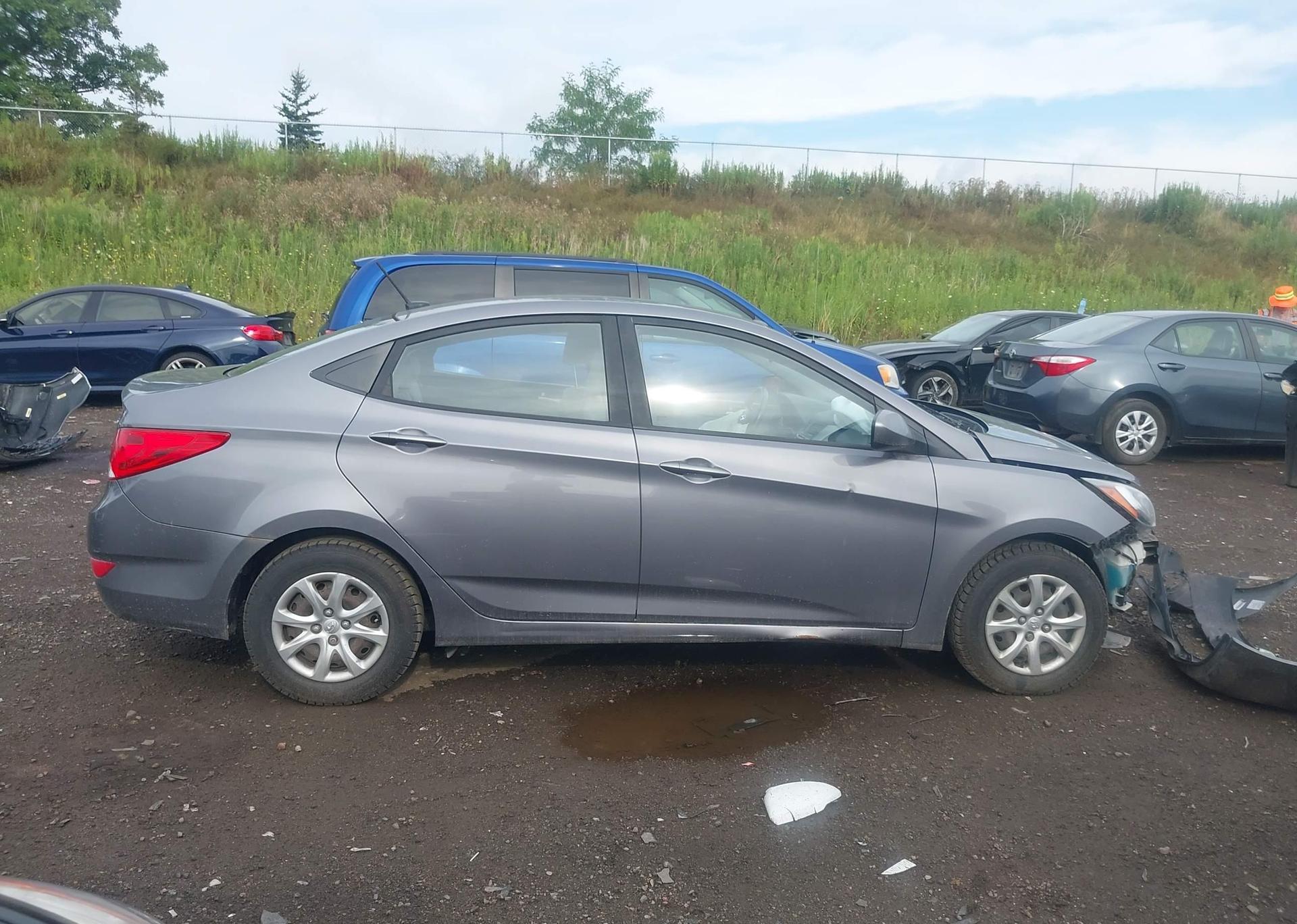 2014 HYUNDAI ACCENT GL