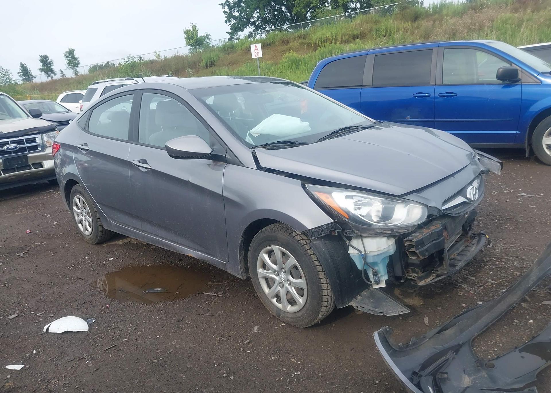 2014 HYUNDAI ACCENT GL