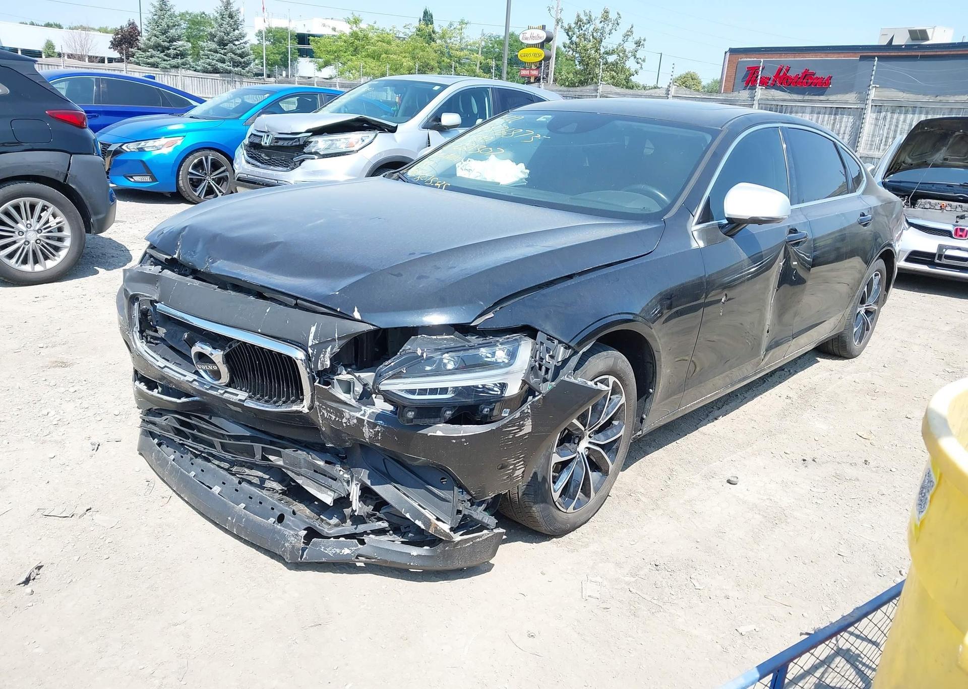 2018 VOLVO S90 T5 MOMENTUM